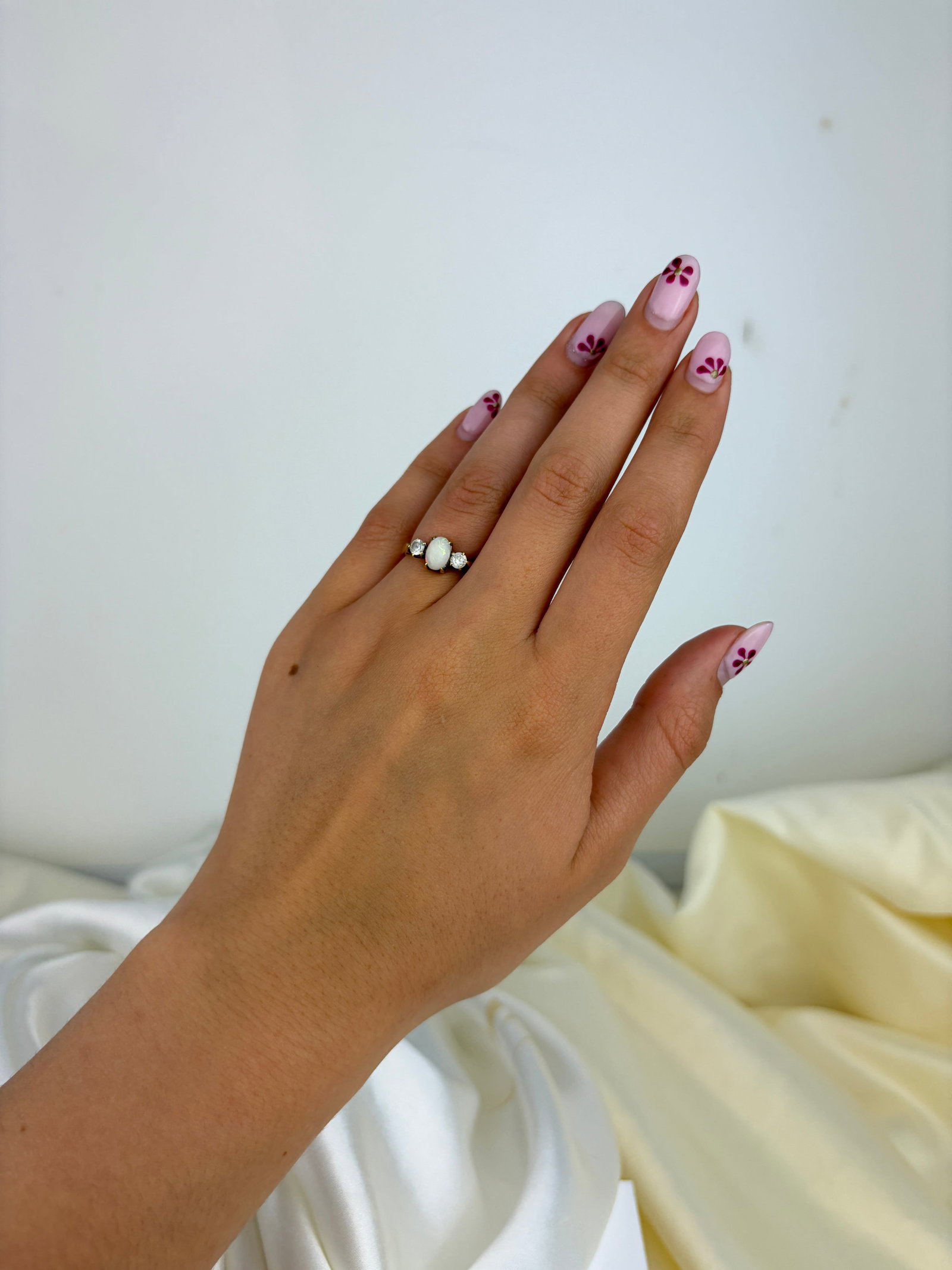 VINTAGE C.1966 18CT YELLOW GOLD OPAL AND DIAMOND WHITE SAPPHIRE THREE STONE RING - 7