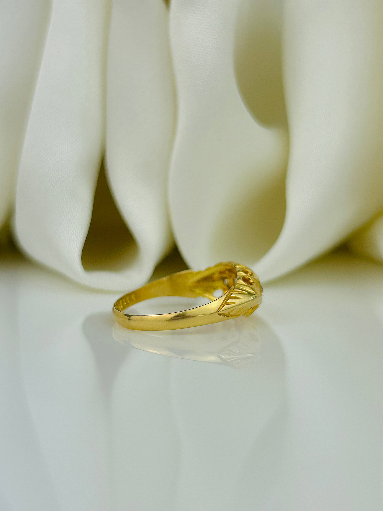 Antique C.1907 Diamond 5 Stone Boat Ring in 18ct Yellow gold - 2