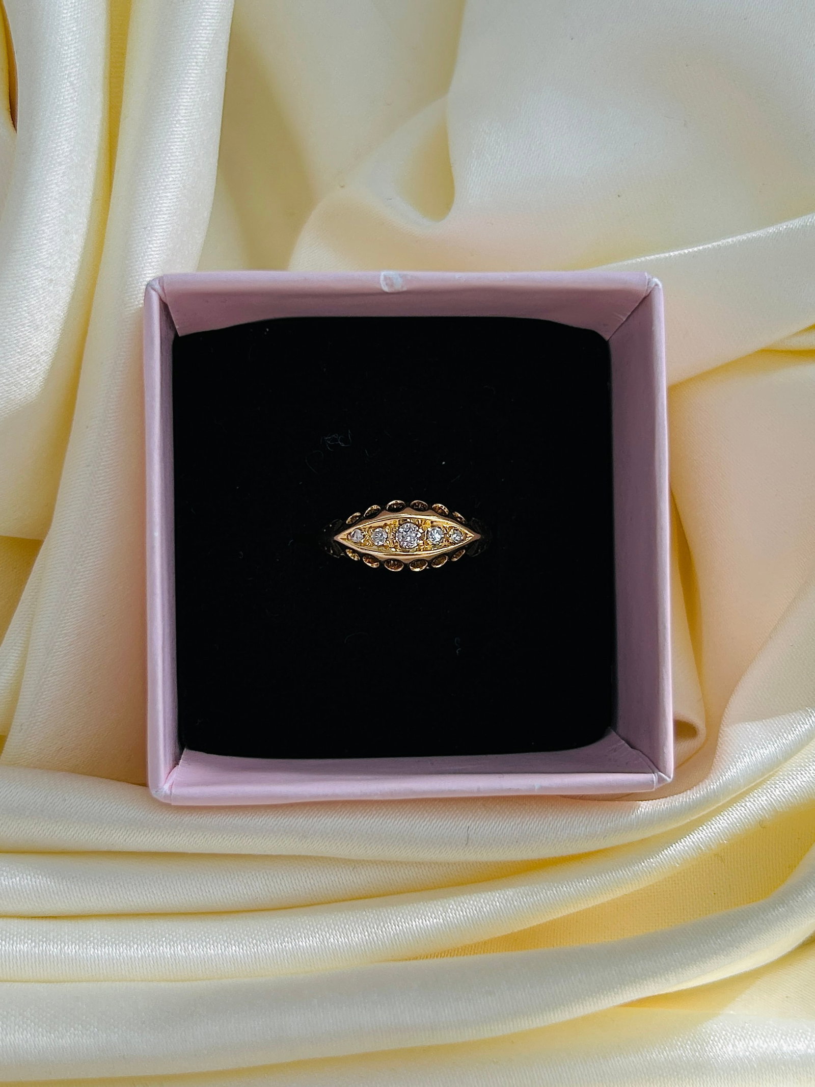 Antique C.1907 Diamond 5 Stone Boat Ring in 18ct Yellow gold - 7
