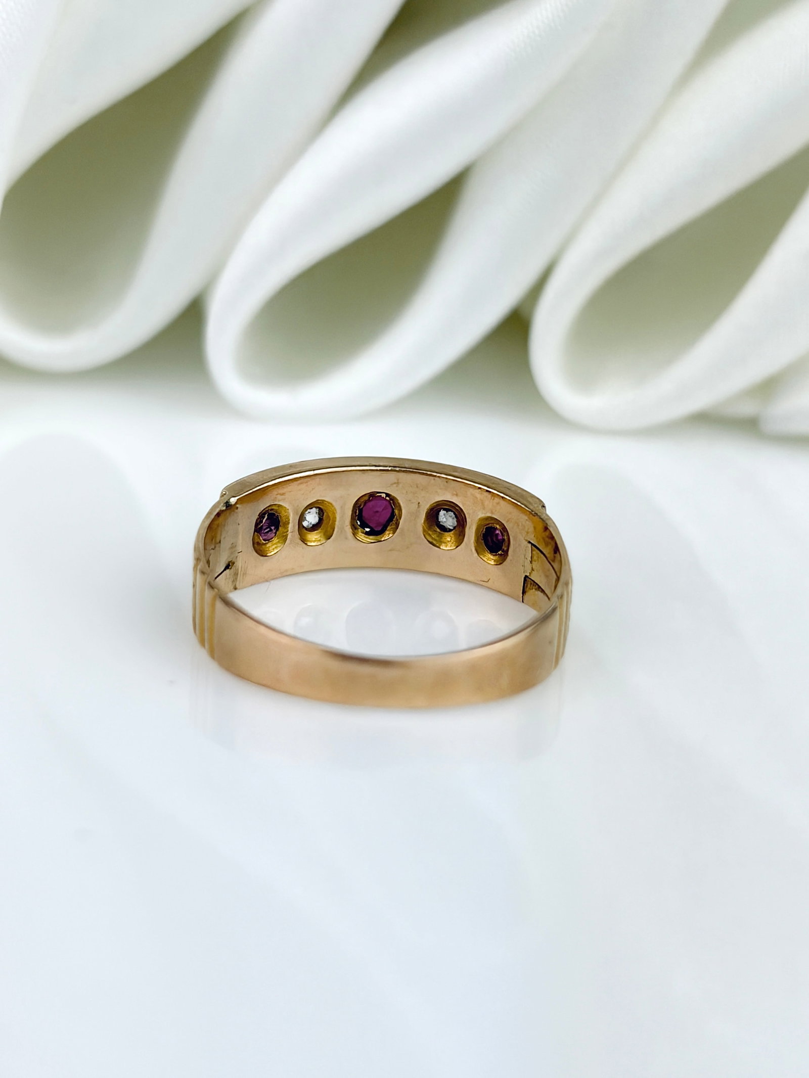 Antique c.1878 15ct Gold Ruby and Diamond 5 Stone Star Ring - 3