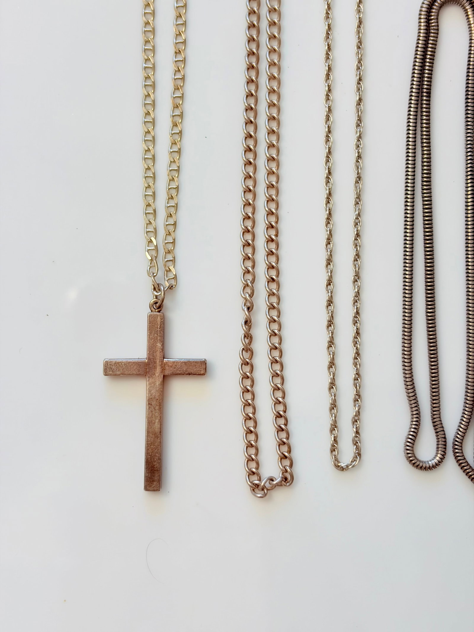 MIXED LOT- SILVER CHAINS ETC - 2