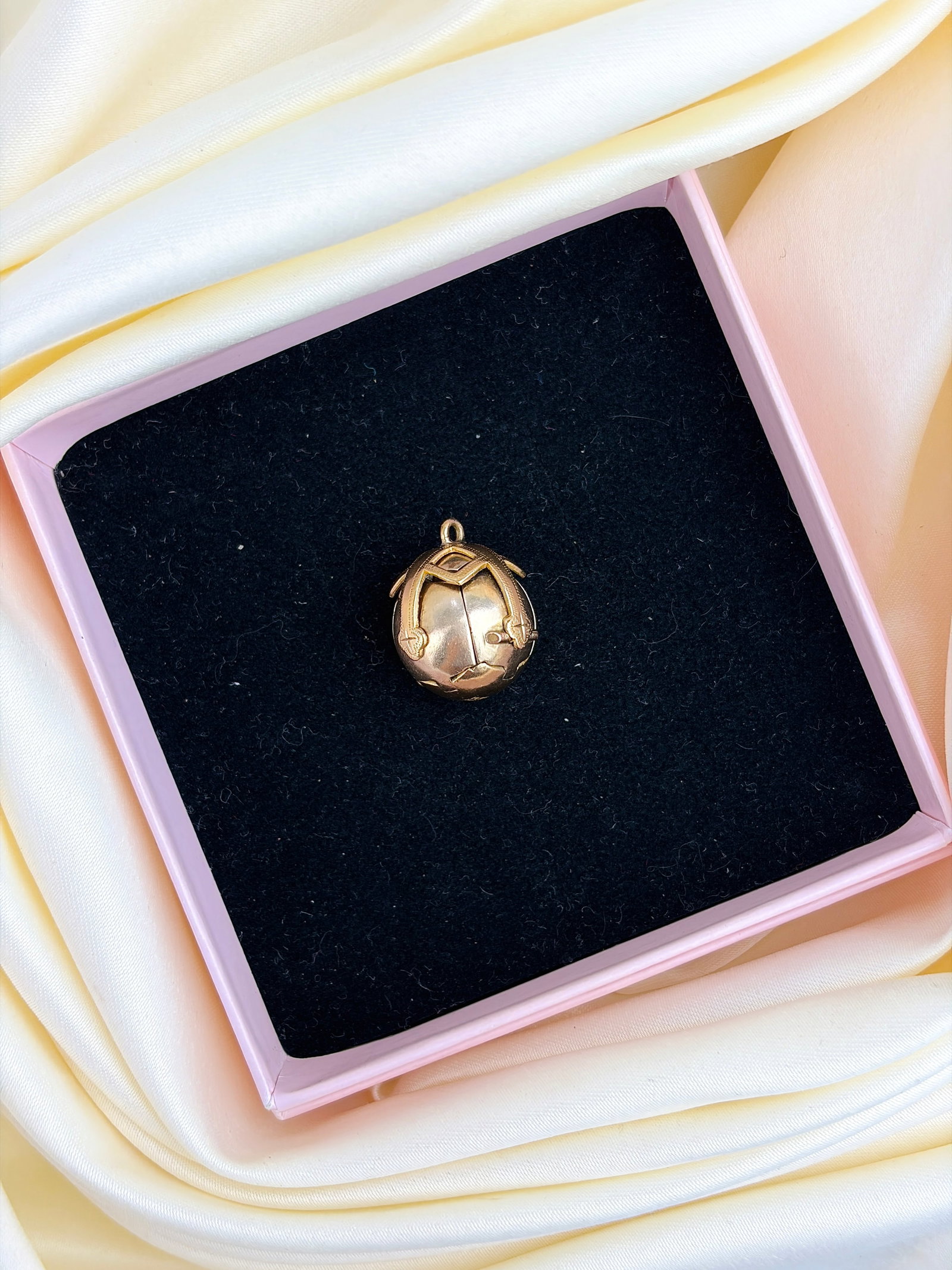 9ct Gold and Silver Masonic Opening Orb/Cross Pendant - 7