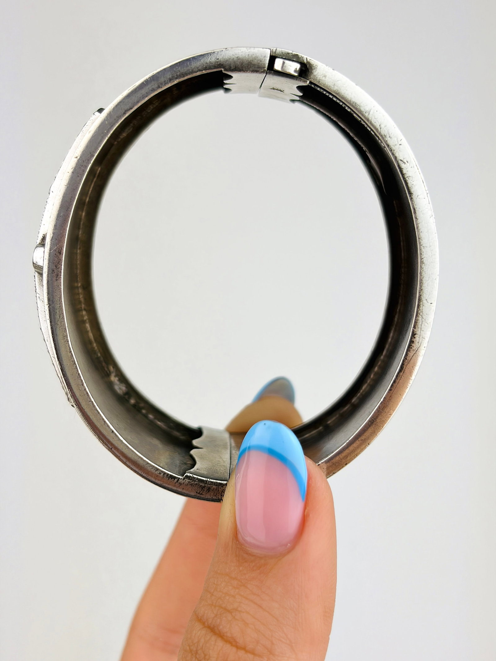 ANTIQUE SILVER WIDE AESTHETIC BANGLE/BRACELET - 2