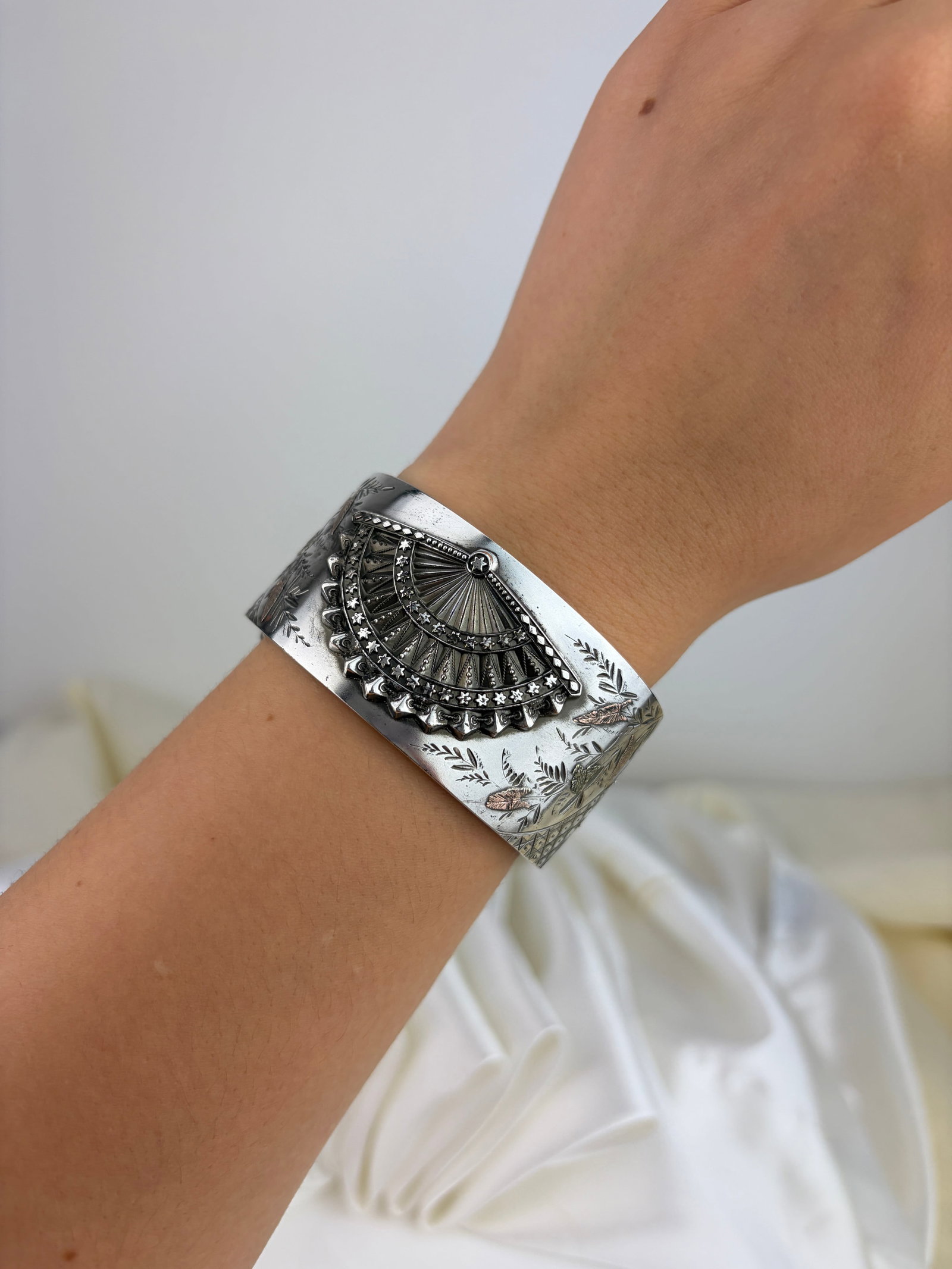 ANTIQUE SILVER WIDE AESTHETIC BANGLE/BRACELET - 5