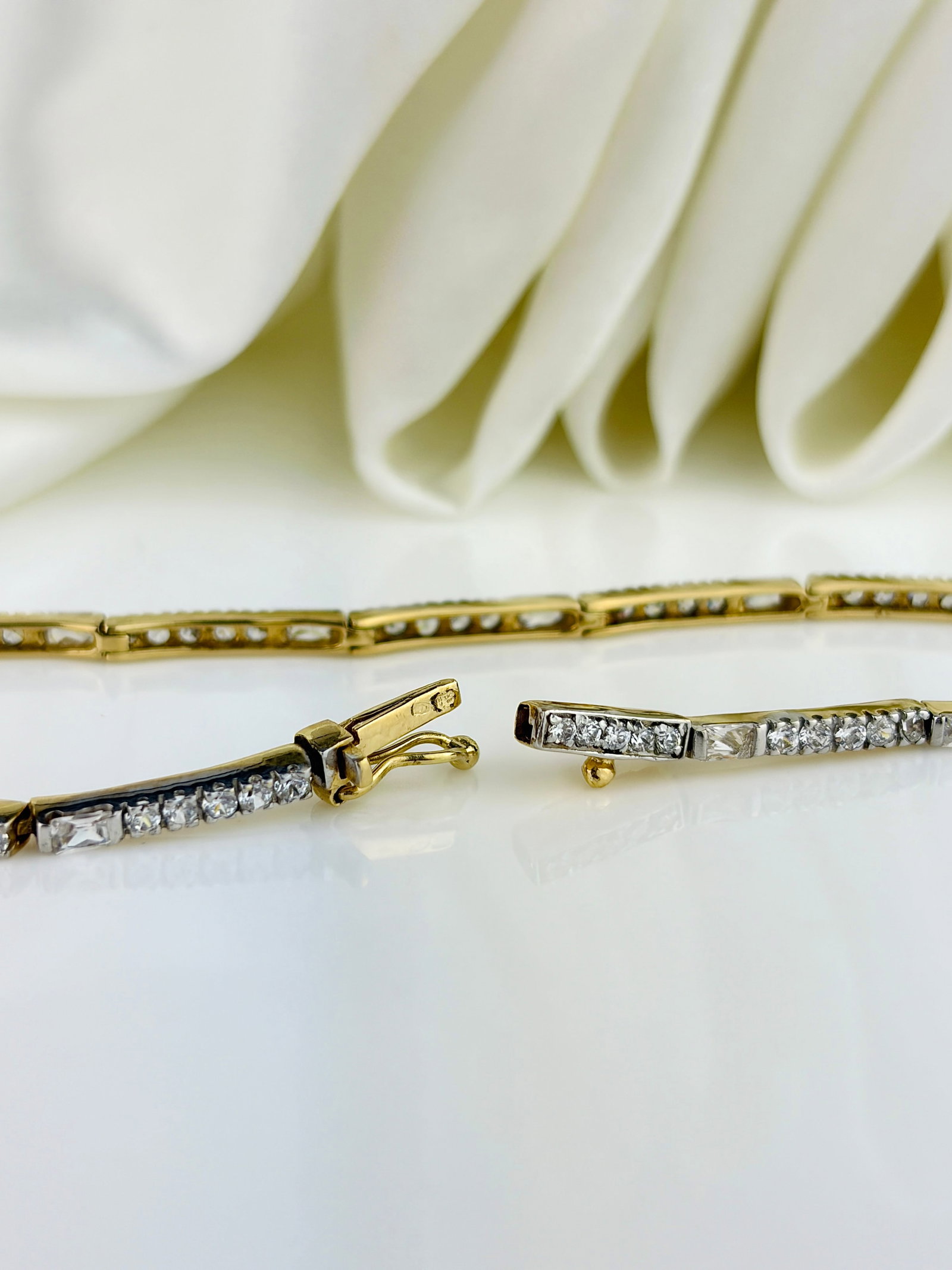 Vintage 14ct Yellow Gold White Stone Line Bracelet - 5