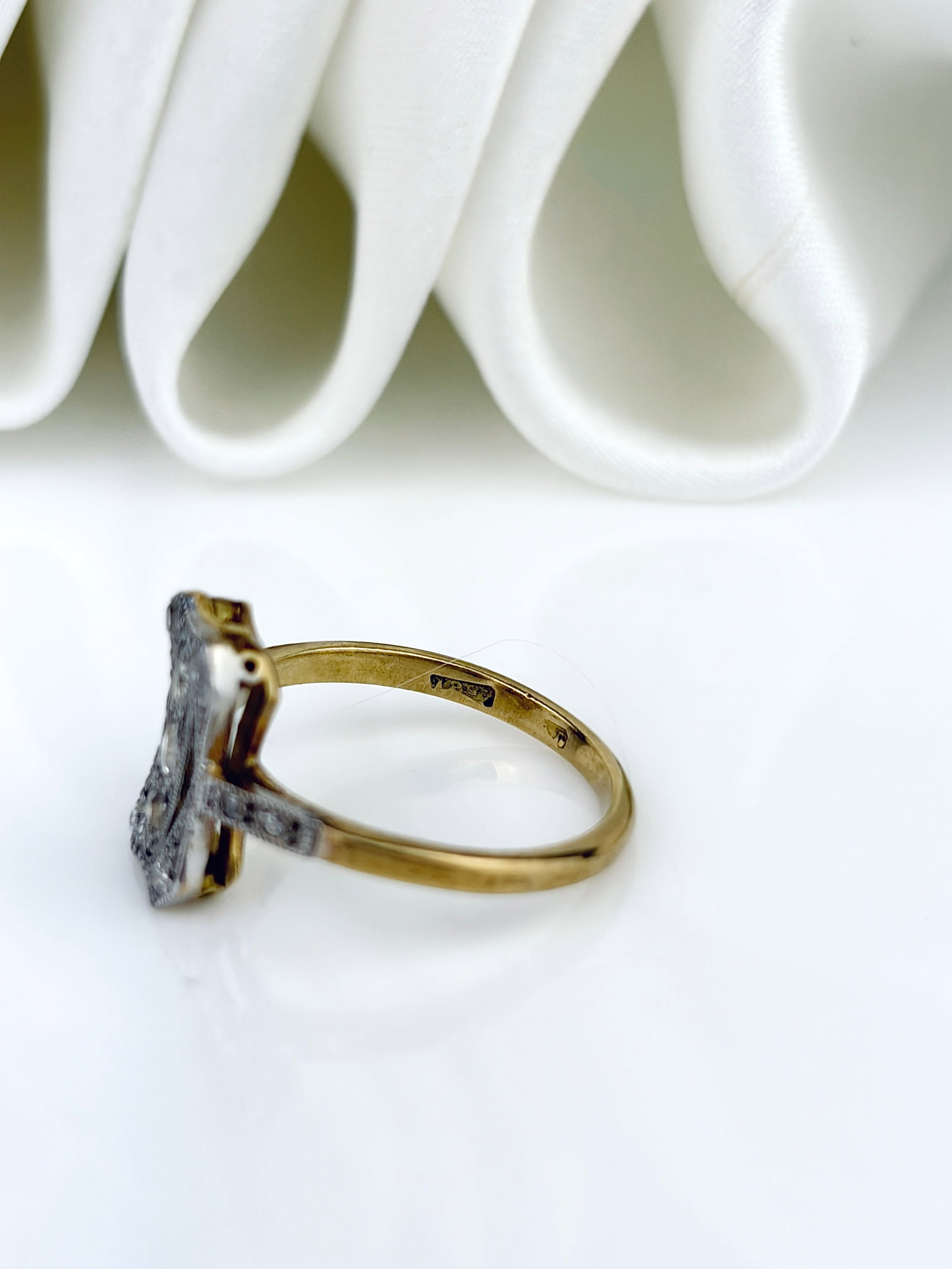 ANTIQUE ART DECO DIAMOND RING IN 18CT GOLD AND PLATINUM - 4