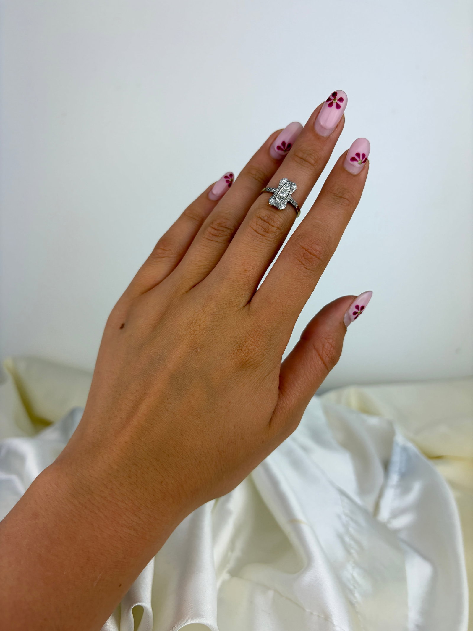 ANTIQUE ART DECO DIAMOND RING IN 18CT GOLD AND PLATINUM - 7