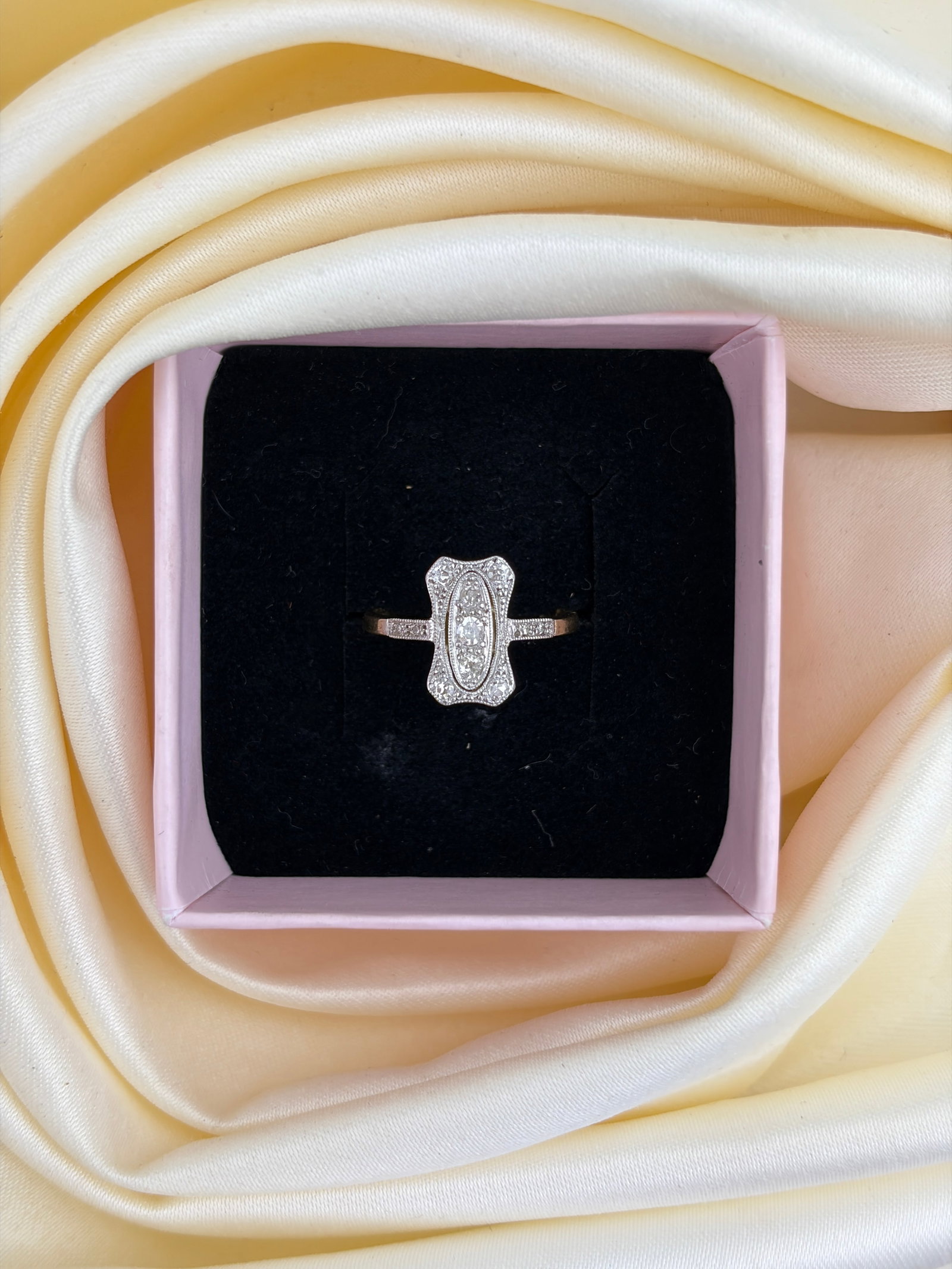 ANTIQUE ART DECO DIAMOND RING IN 18CT GOLD AND PLATINUM - 9