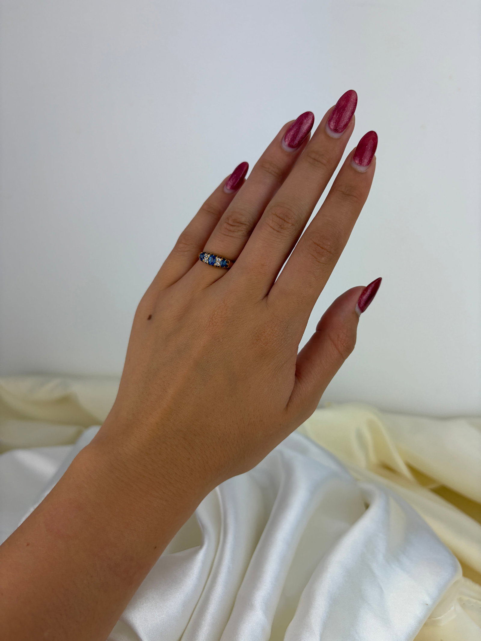 Wonderful Sapphire and Diamond 5 Stone Ring in Gold - 7