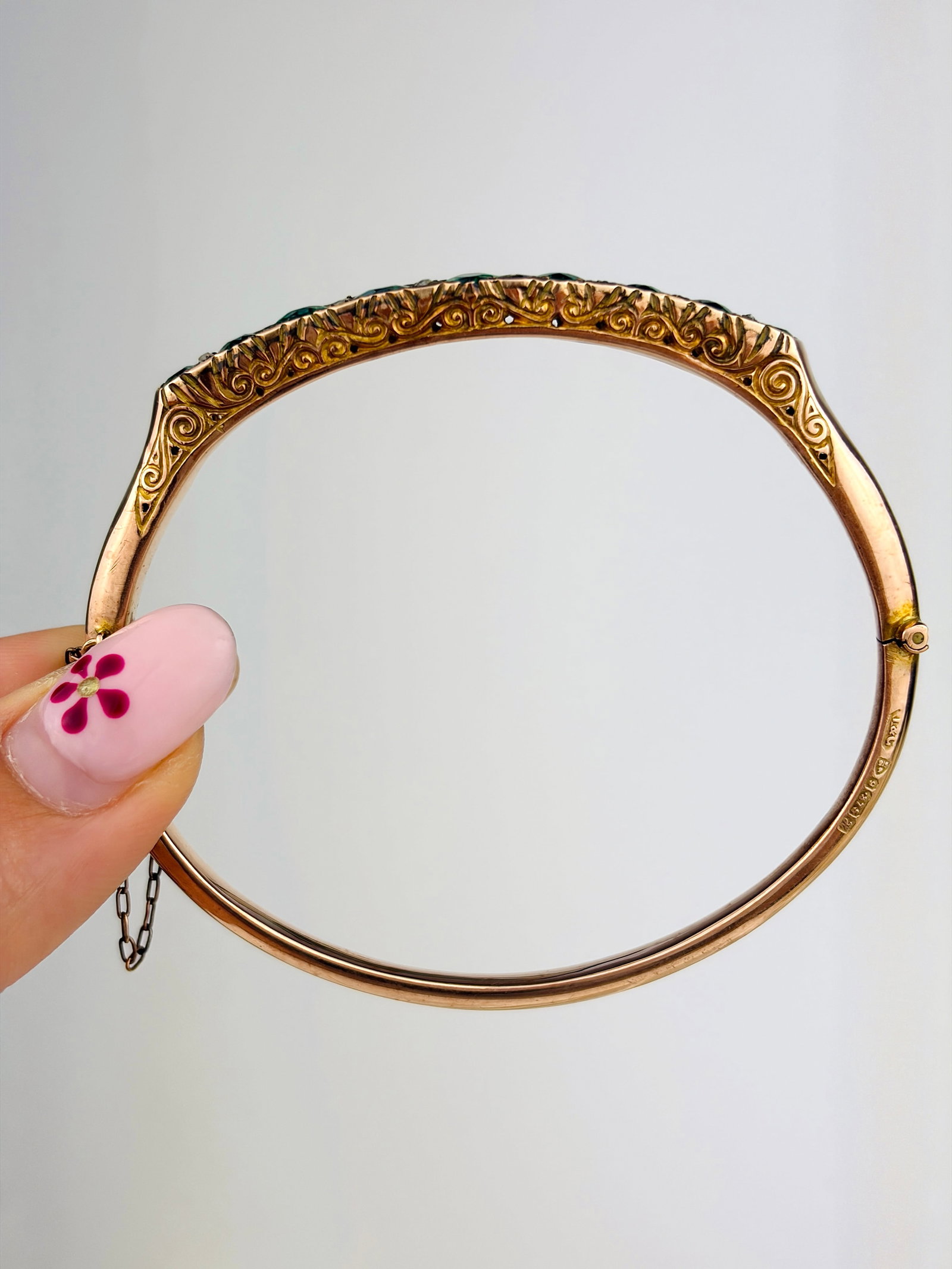 ANTIQUE C.1908 GREEN TOURMALINE AND DIAMOND BANGLE - 2