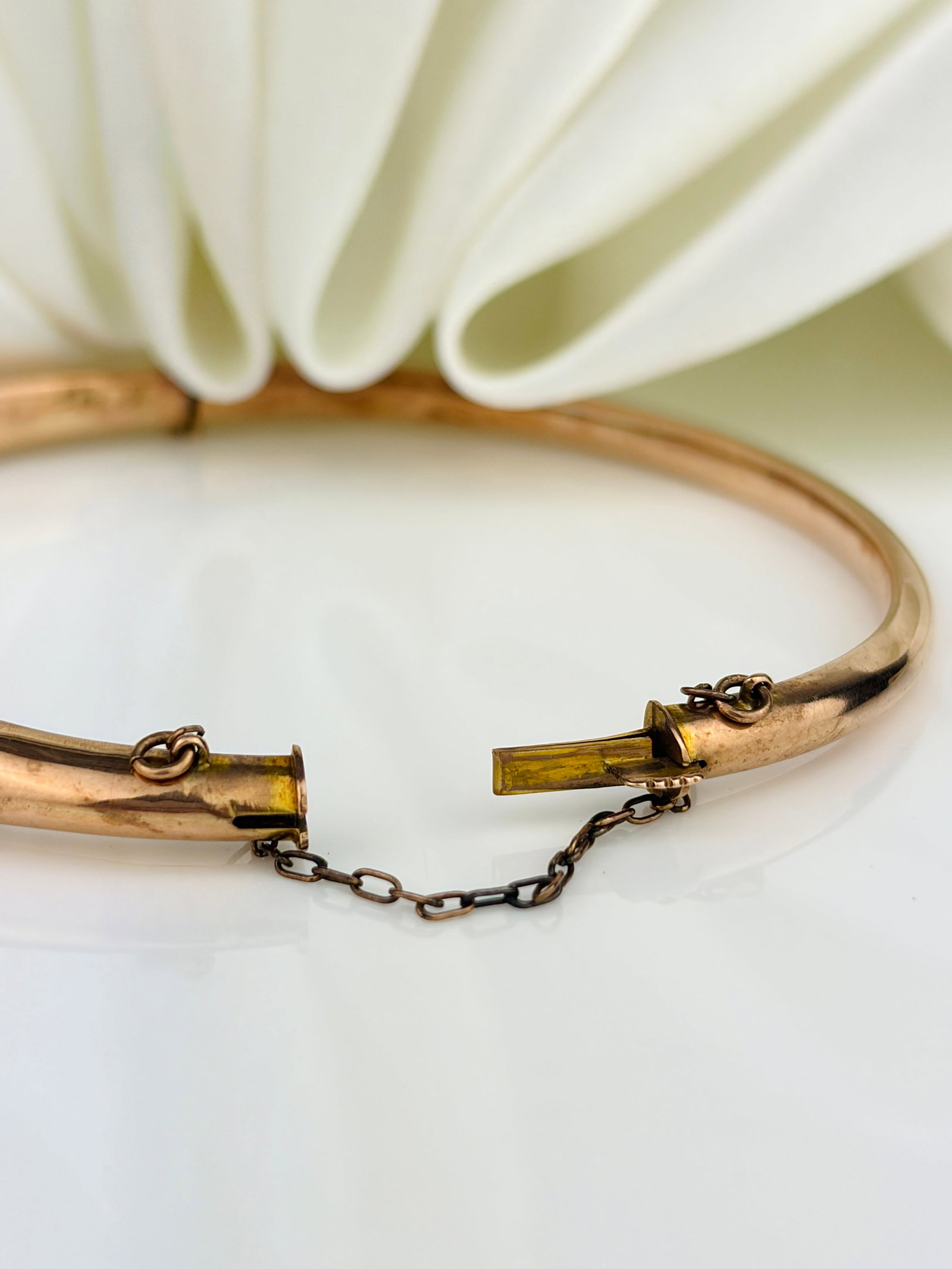 ANTIQUE C.1908 GREEN TOURMALINE AND DIAMOND BANGLE - 5