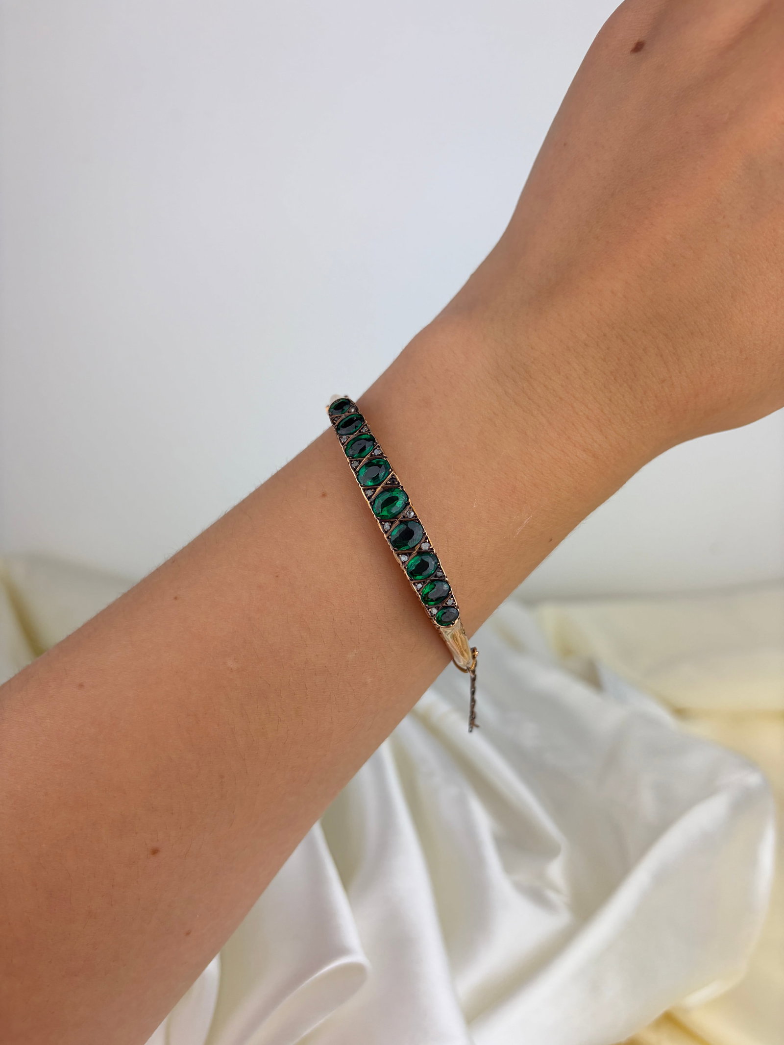 ANTIQUE C.1908 GREEN TOURMALINE AND DIAMOND BANGLE - 6