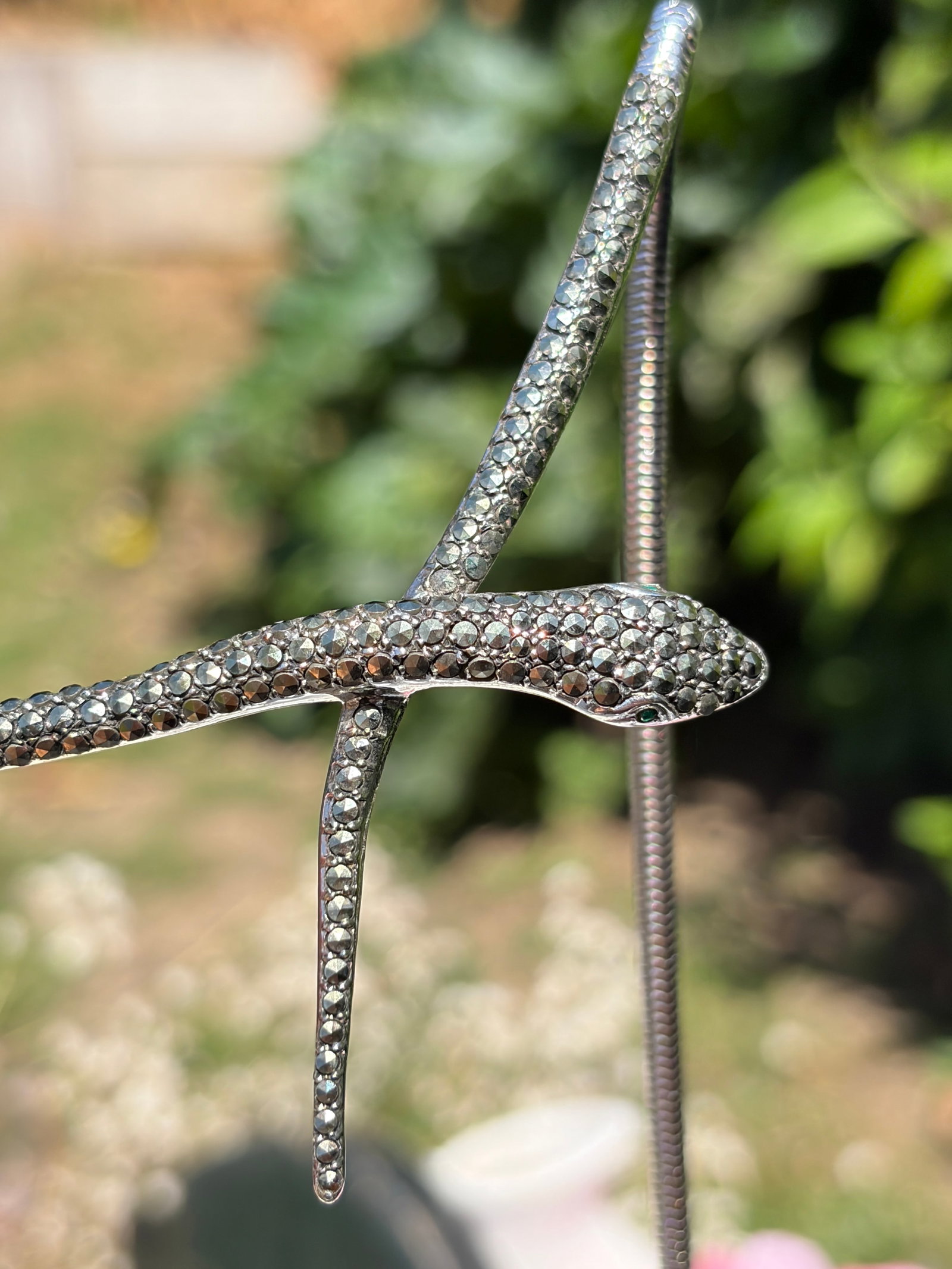 WONDERFUL SILVER MARCASITE SNAKE GAS PIPE NECKLACE WITH GREEN PASTE EYES - 9