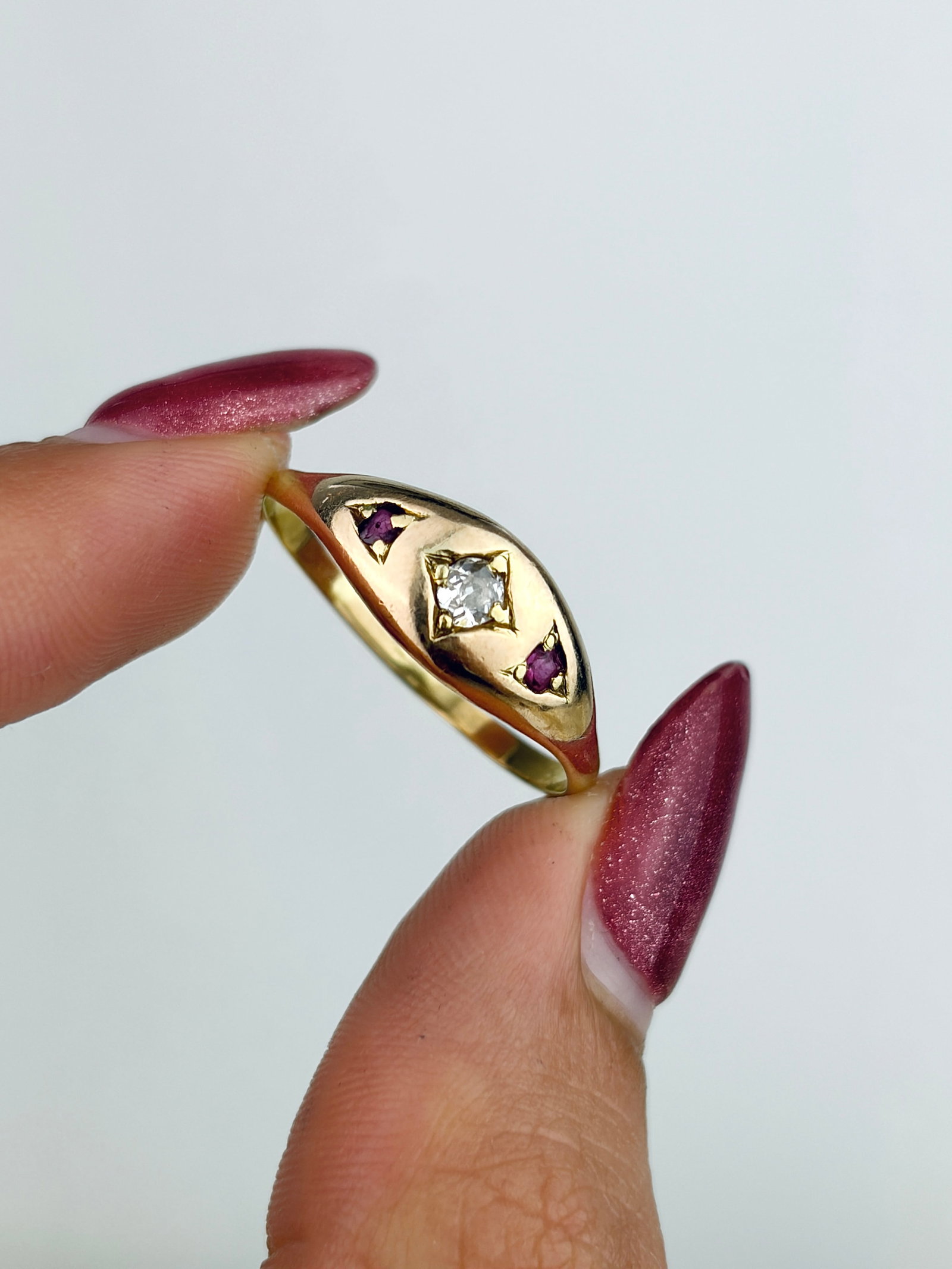 Antique 18ct Yellow Gold Domed Diamond and Ruby 3 Stone Ring - 5