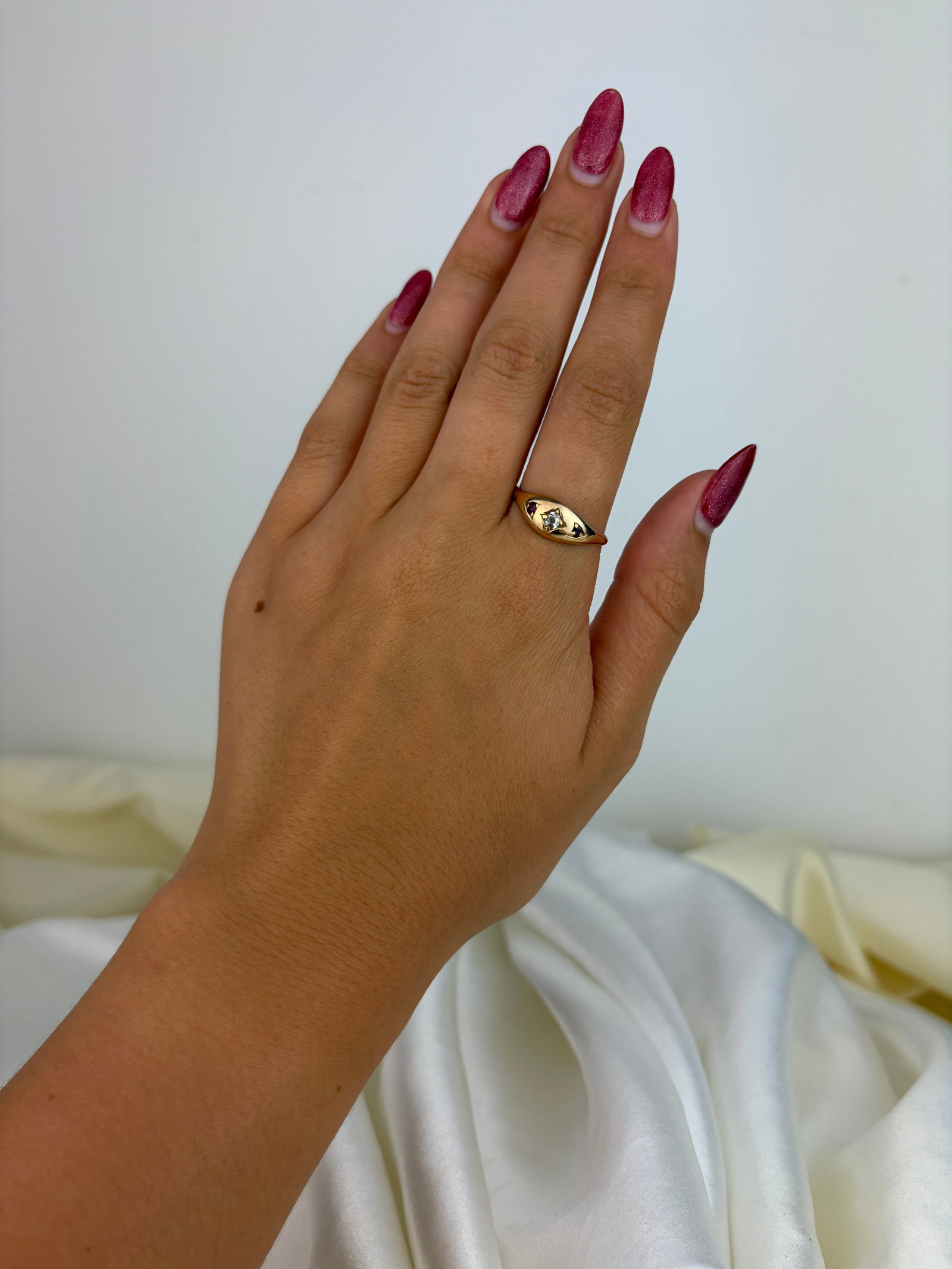 Antique 18ct Yellow Gold Domed Diamond and Ruby 3 Stone Ring - 7