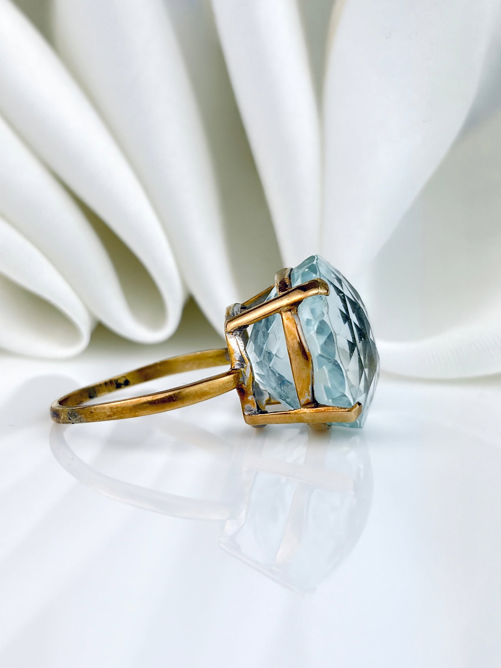 18CT YELLOW GOLD HUGE 10CT AQUAMARINE SOLITAIRE RING - 4
