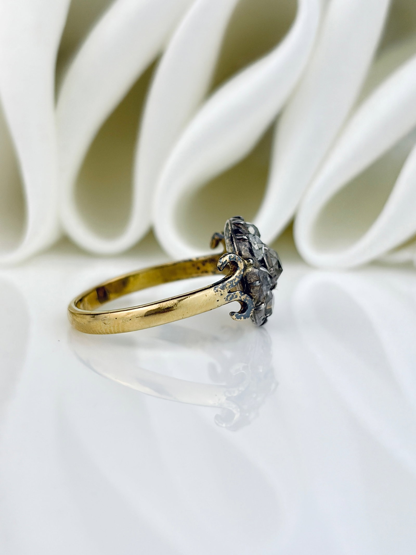 Antique Georgian Rose Cut Diamond Cluster Ring in Gold - 2