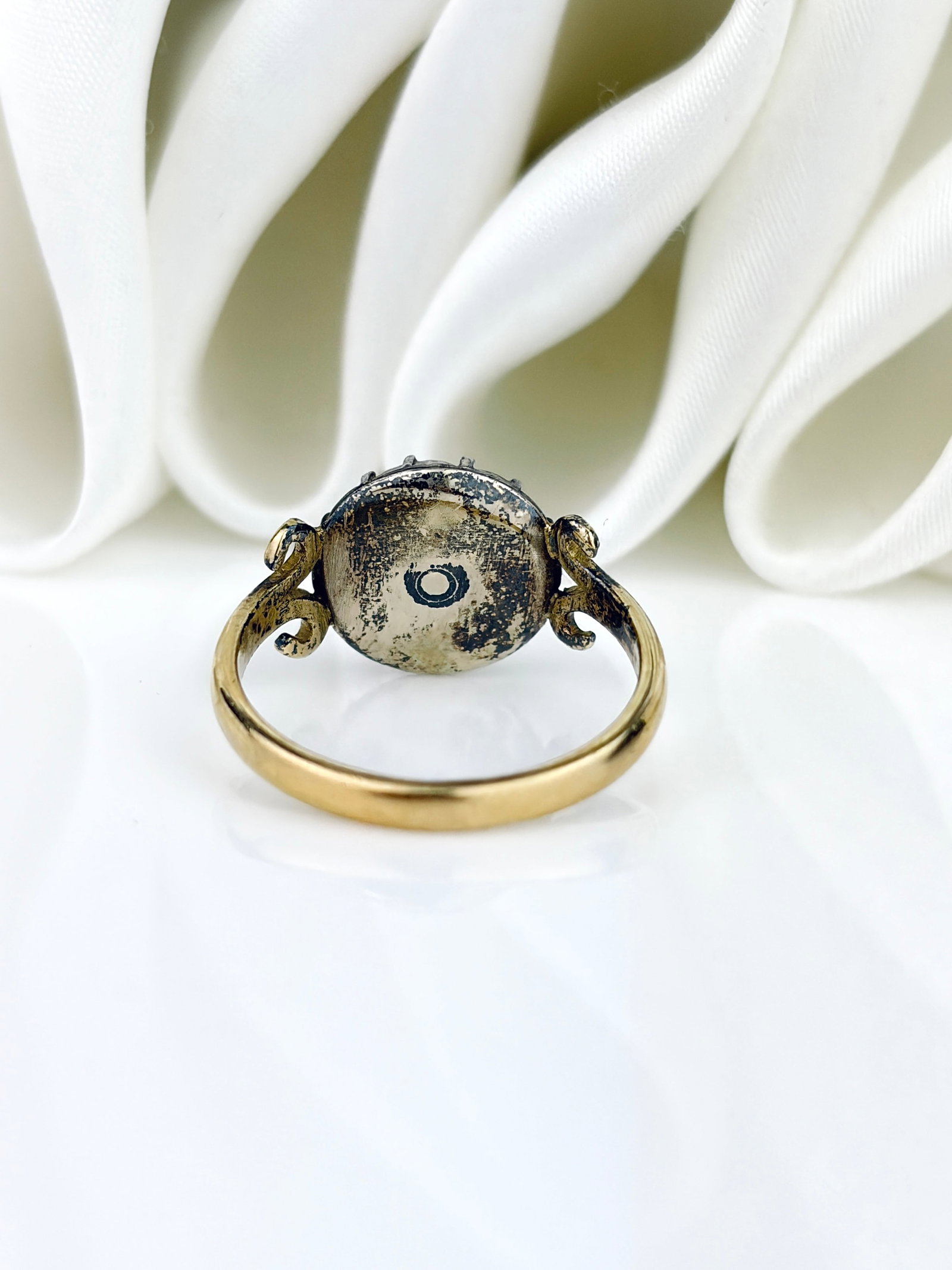 Antique Georgian Rose Cut Diamond Cluster Ring in Gold - 3