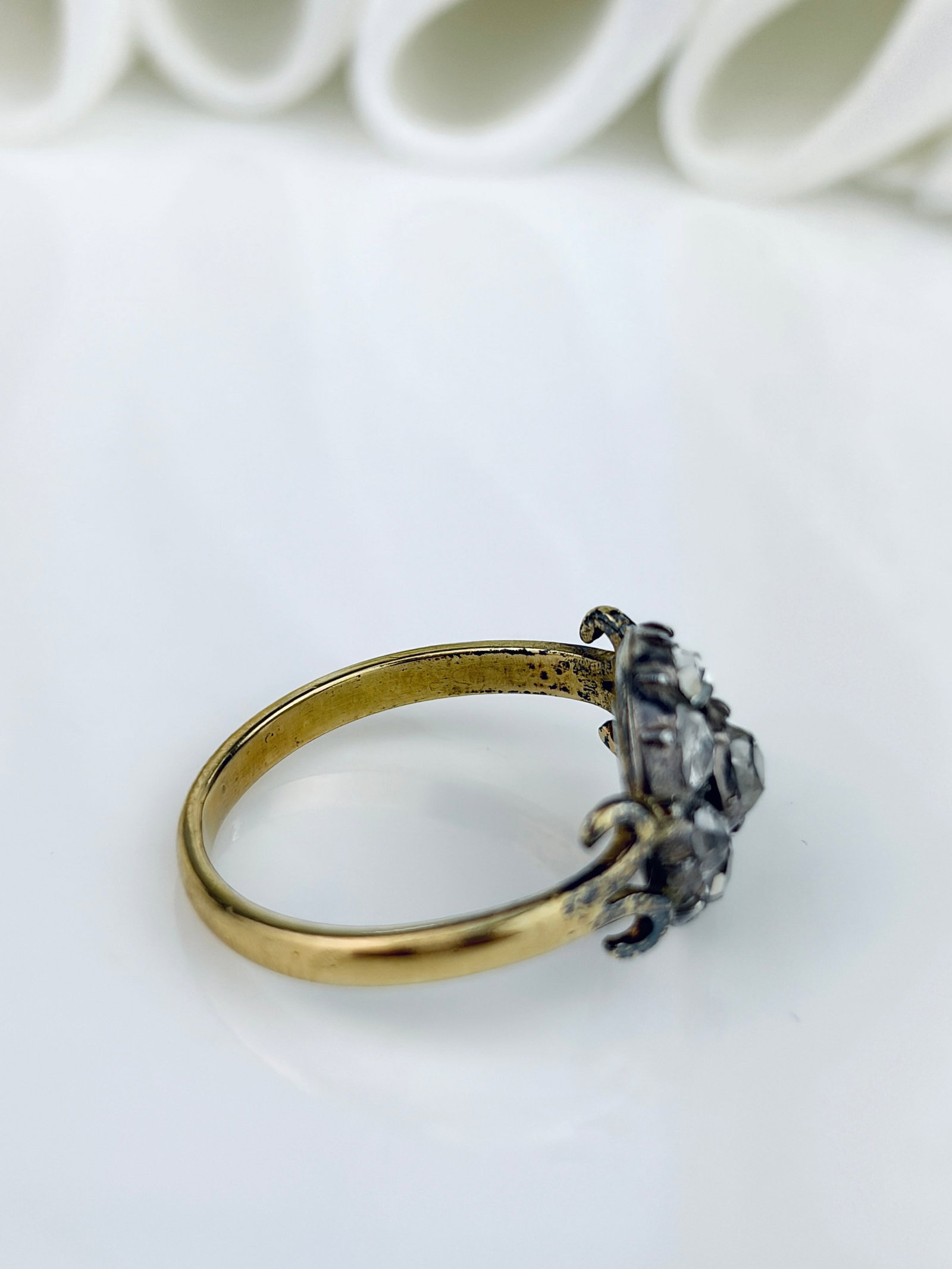 Antique Georgian Rose Cut Diamond Cluster Ring in Gold - 4