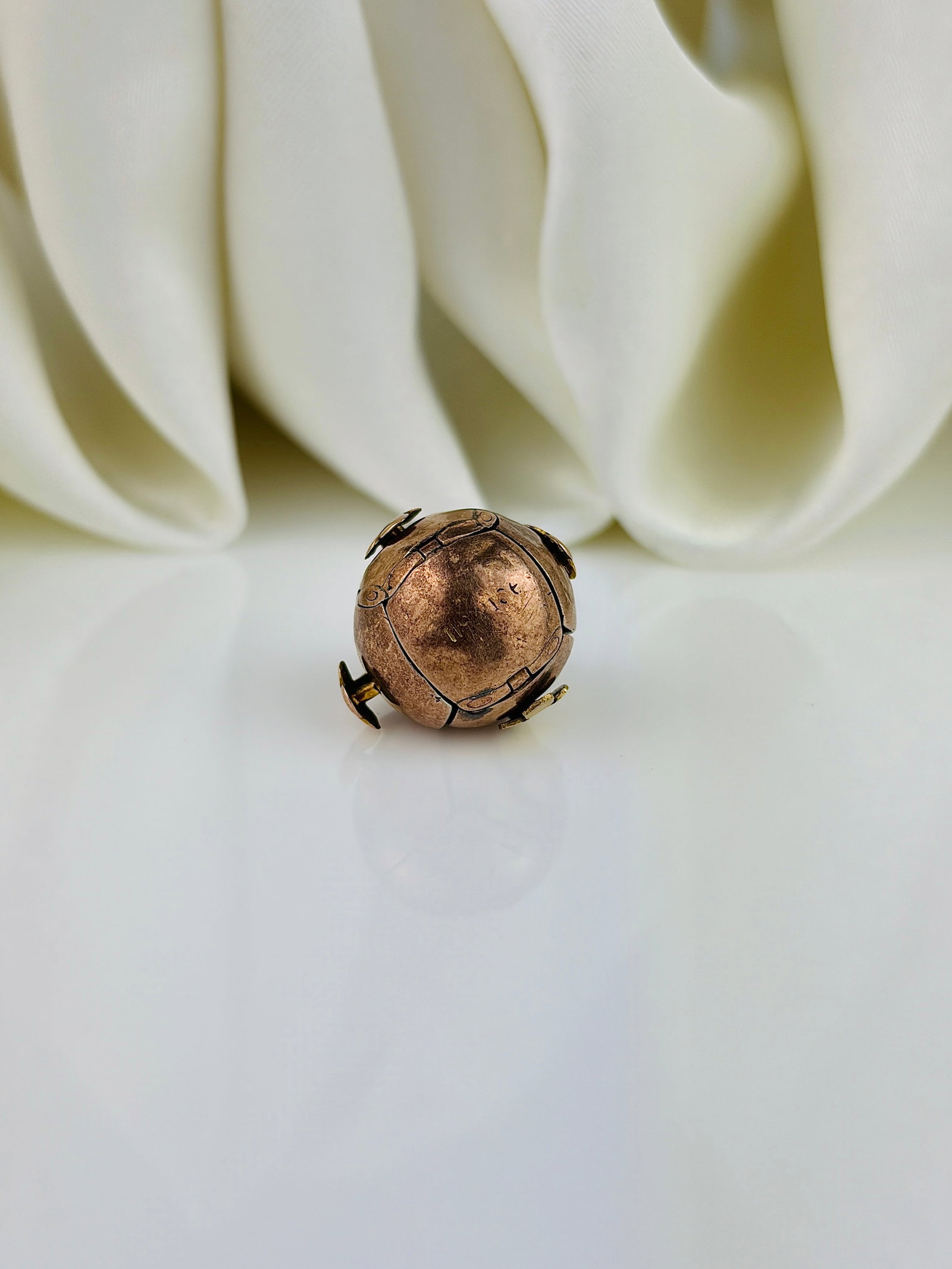Antique 9ct Gold and Silver Opening Masonic Ball Pendant - 5