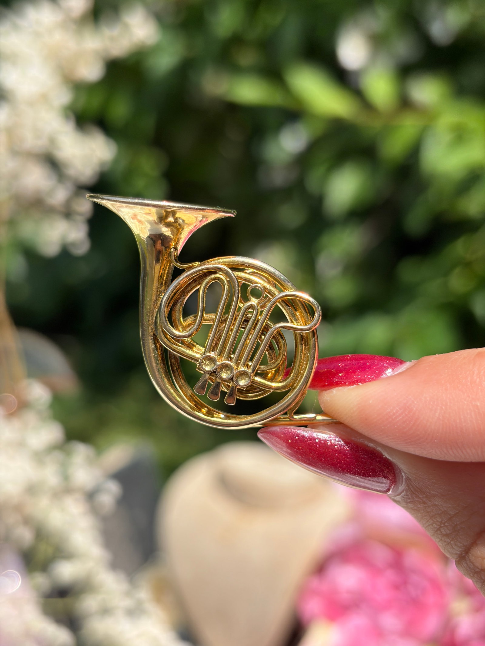 Vintage 9ct Yellow Gold Large French Horn Pendant - 2