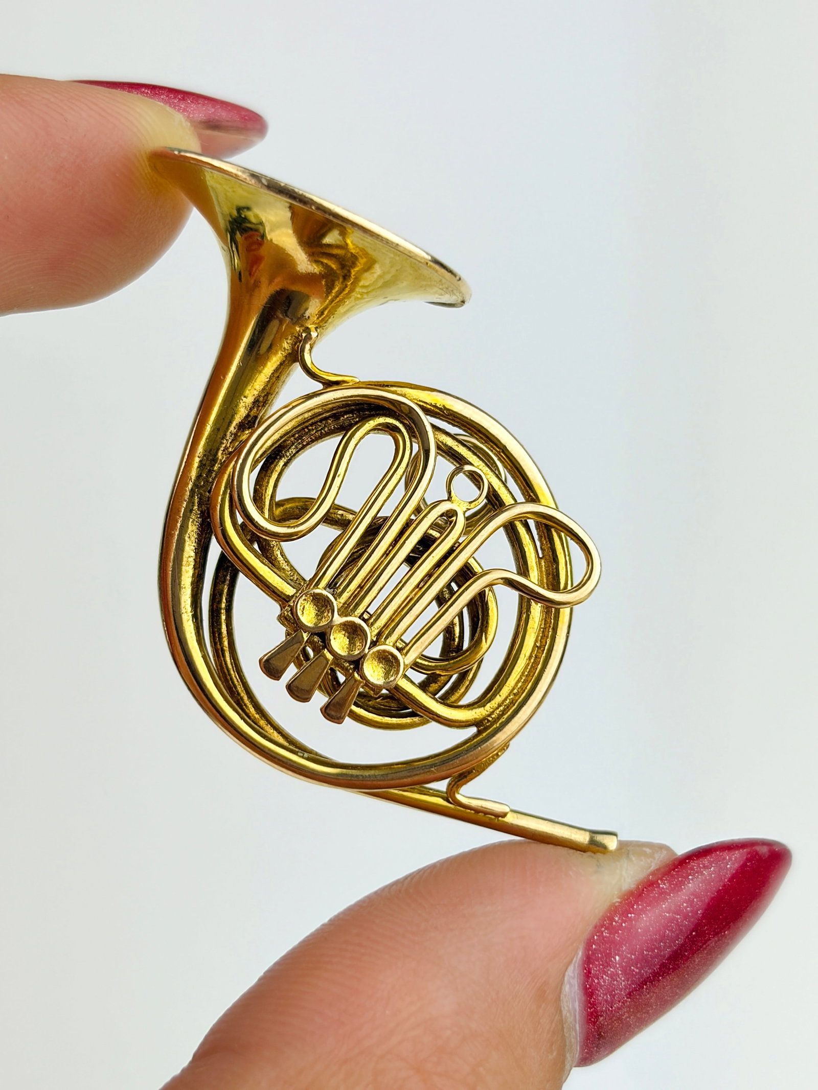 Vintage 9ct Yellow Gold Large French Horn Pendant - 3