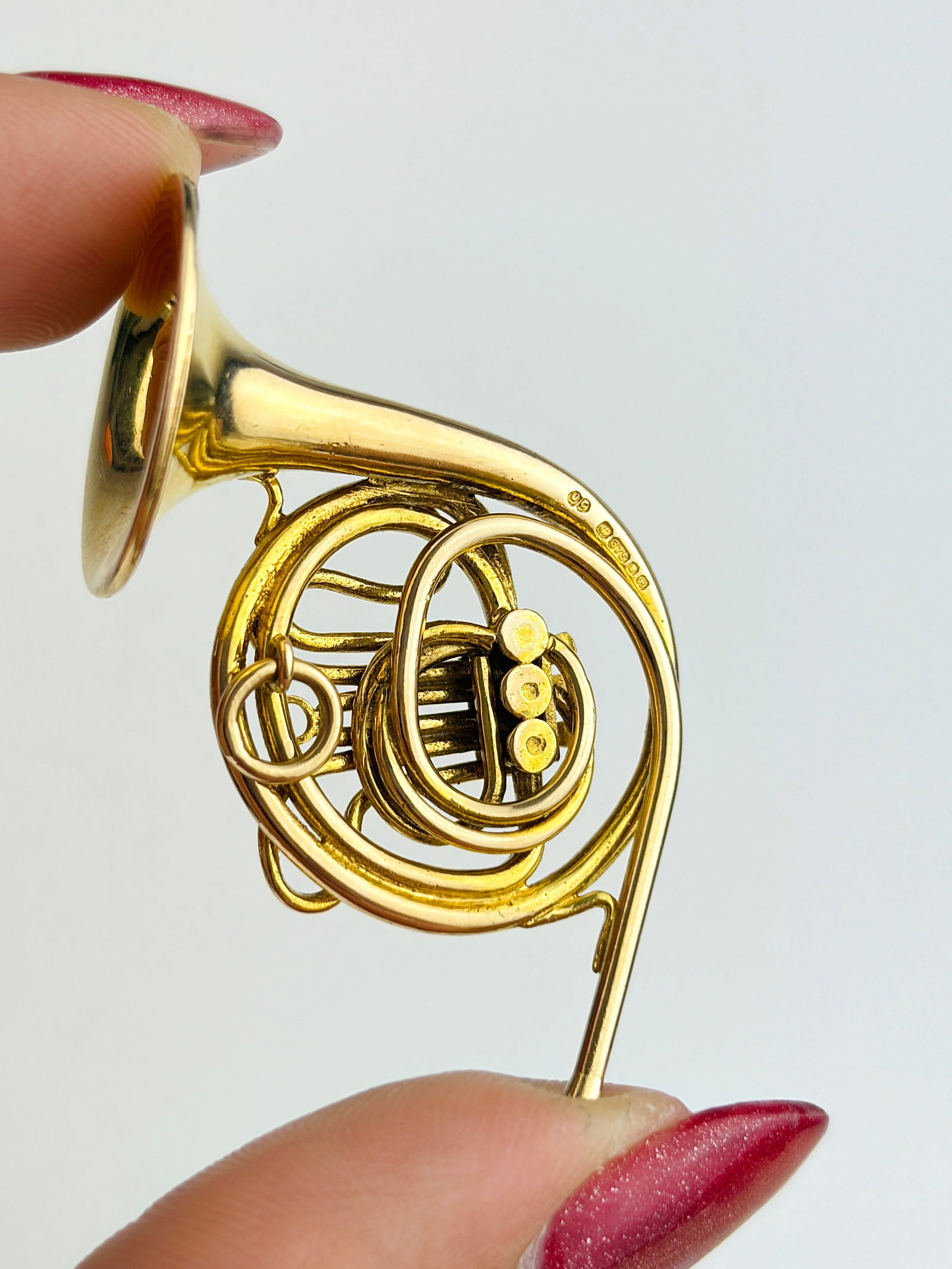 Vintage 9ct Yellow Gold Large French Horn Pendant - 5