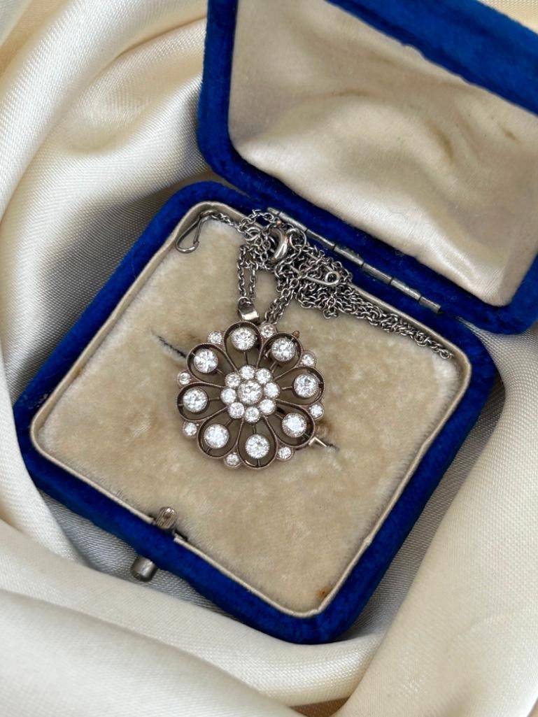 Outstanding 18ct White Gold and Platinum Diamond Flower Pendant on Chain in Blue Velvet Box - 5