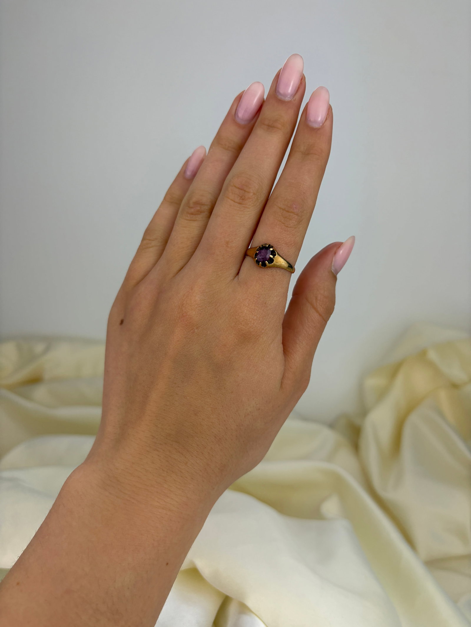 ANTIQUE 14CT YELLOW GOLD RUBY BELCHER SET RING - 7