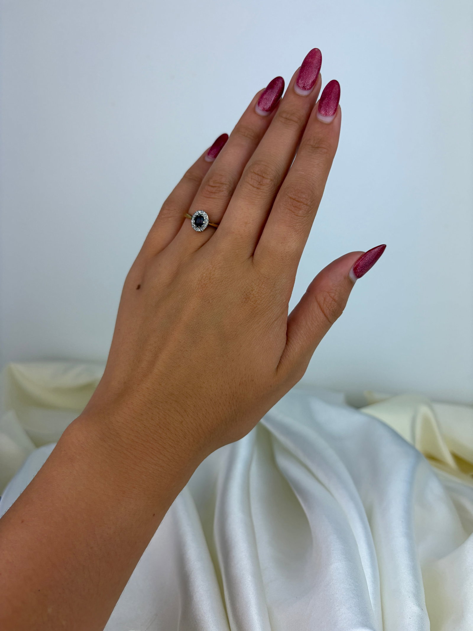 Vintage 18ct Yellow Gold Garnet and Diamond Cluster Ring - 7