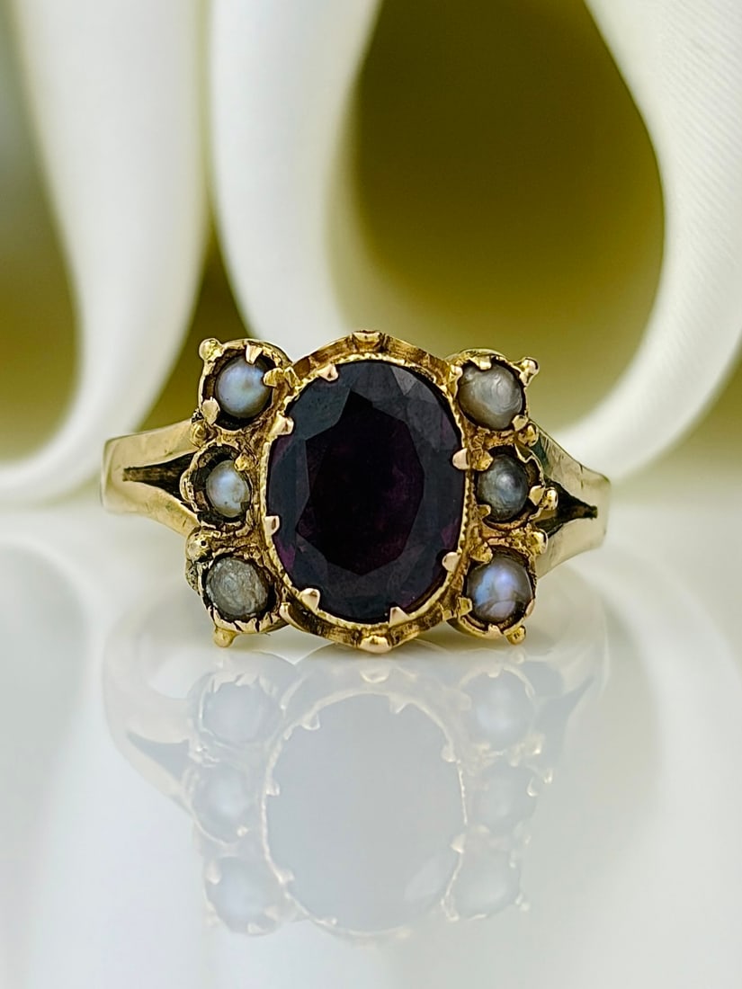 chunky antique 9ct gold flat cut garnet and pearl ring: chunky antique 9ct gold flat cut garnet and pearl ring Lovely ring!