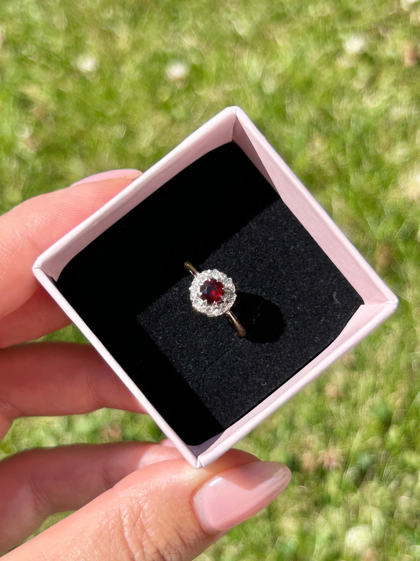 Wonderful 18ct Yellow Gold And Platinum Garnet And Diamond Ring - 7