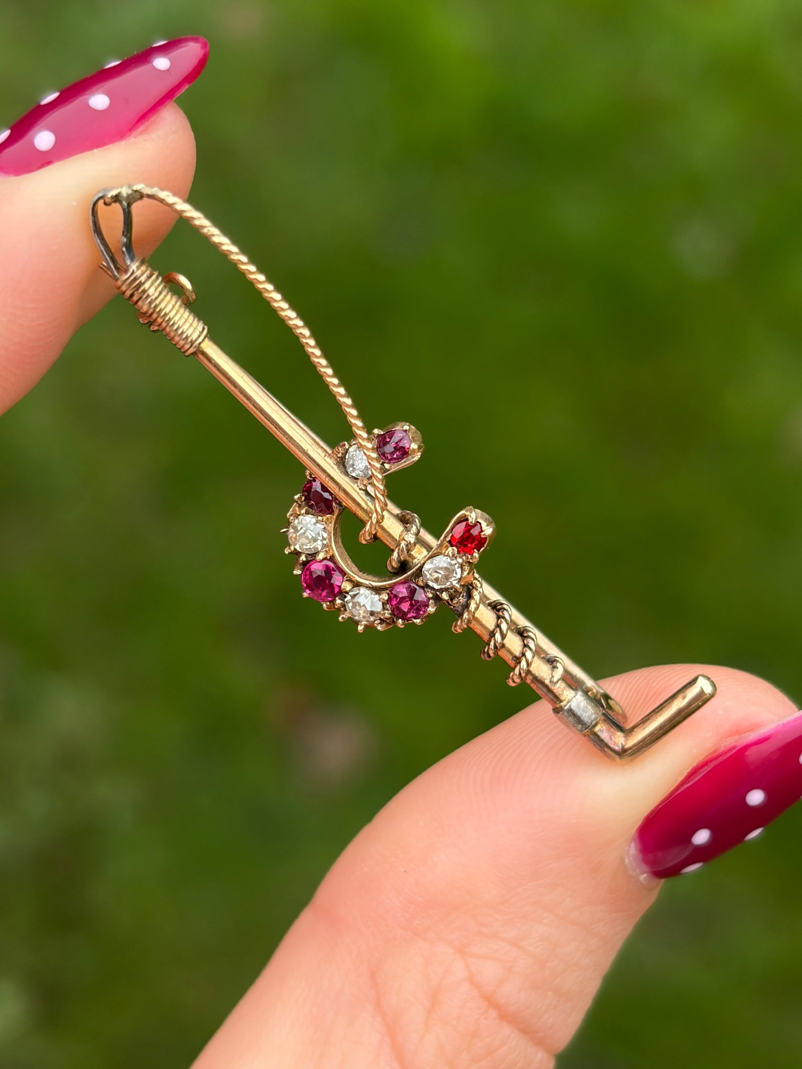 Antique Ruby and Diamond Gold Horseshoe Brooch - 7