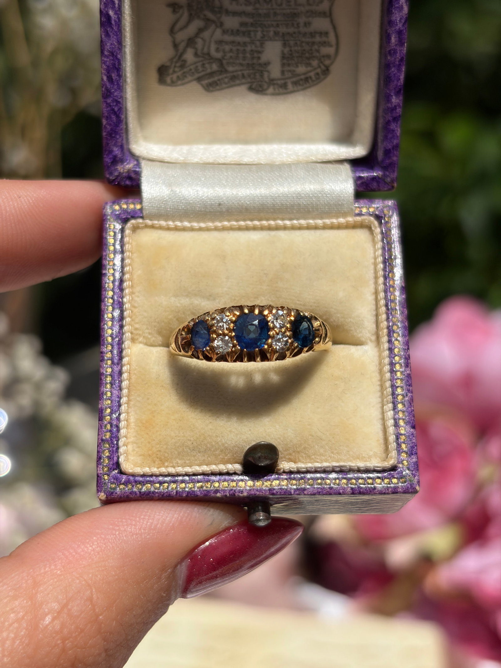 Antique 18ct Yellow Gold Diamond and Sapphire Chunky 3 Stone Ring - 2