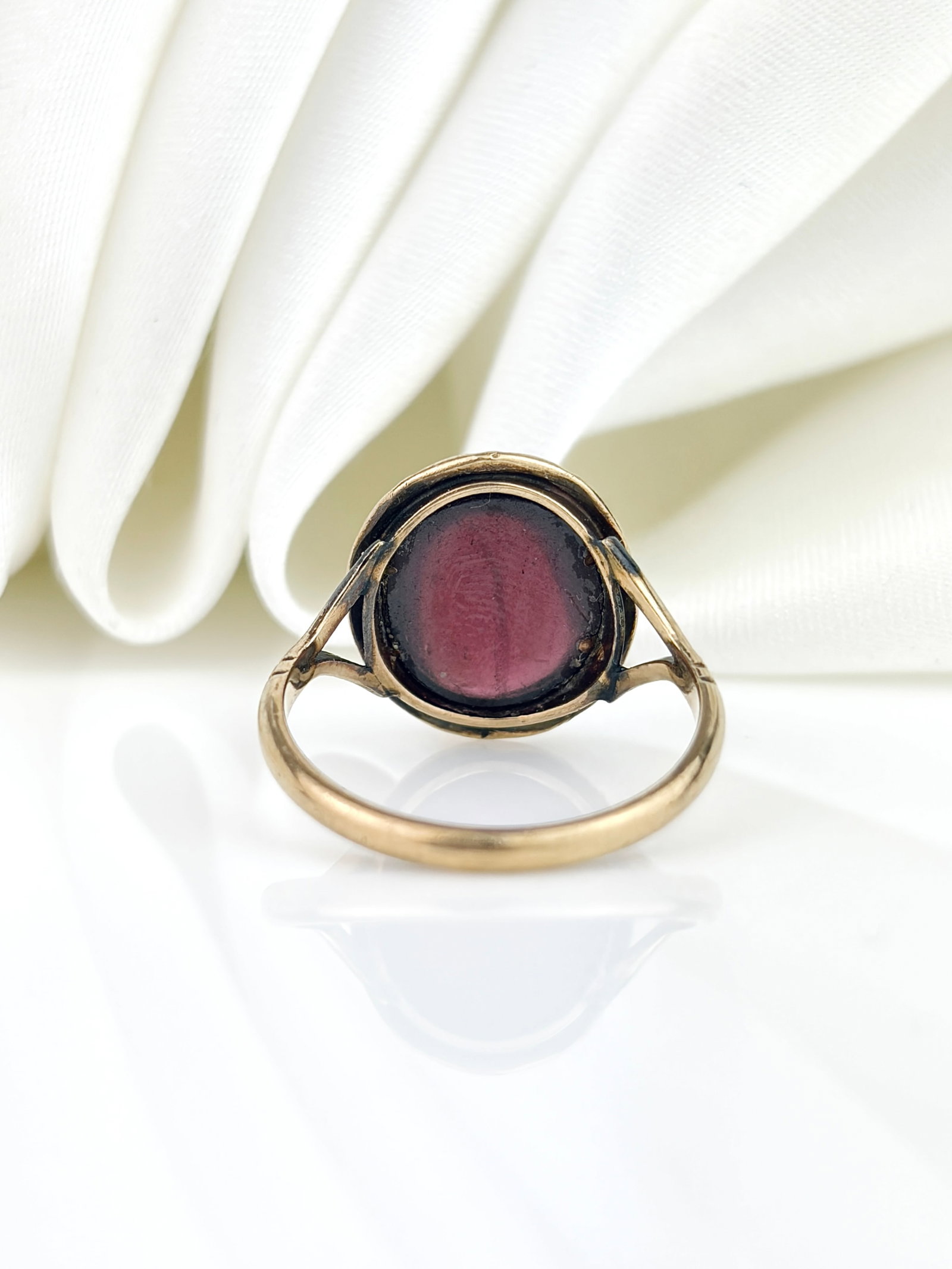 ANTIQUE 9CT YELLOW GOLD CABOCHON GARNET RING - 3
