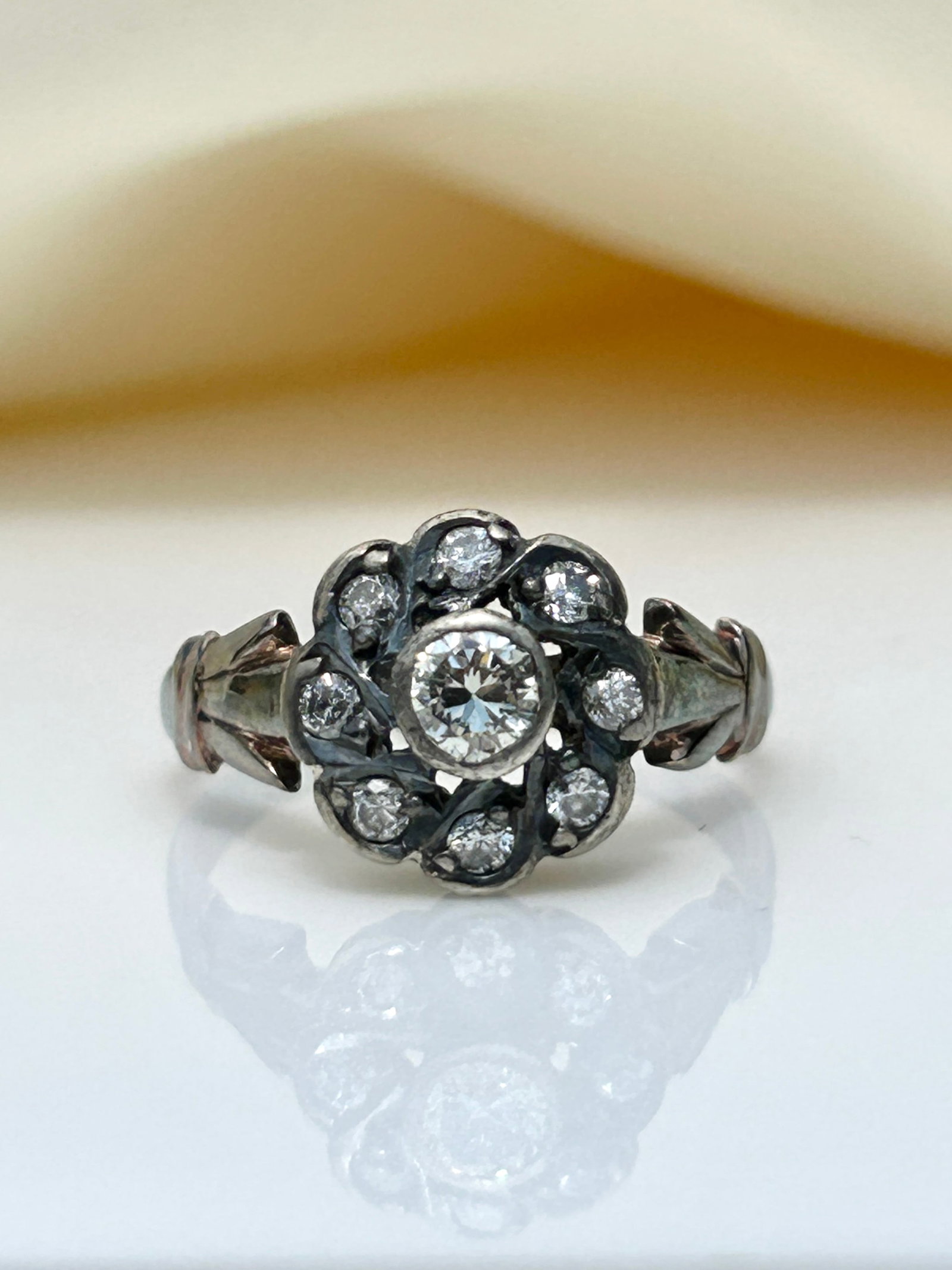 Antique 18ct gold diamond swirl cluster ring - 2