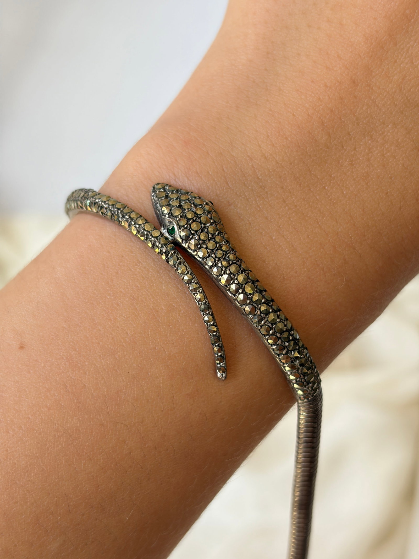 WONDERFUL ANTIQUE SILVER MARCASITE SNAKE GAS PIPE BRACELET WITH GREEN PASTE EYES - 3