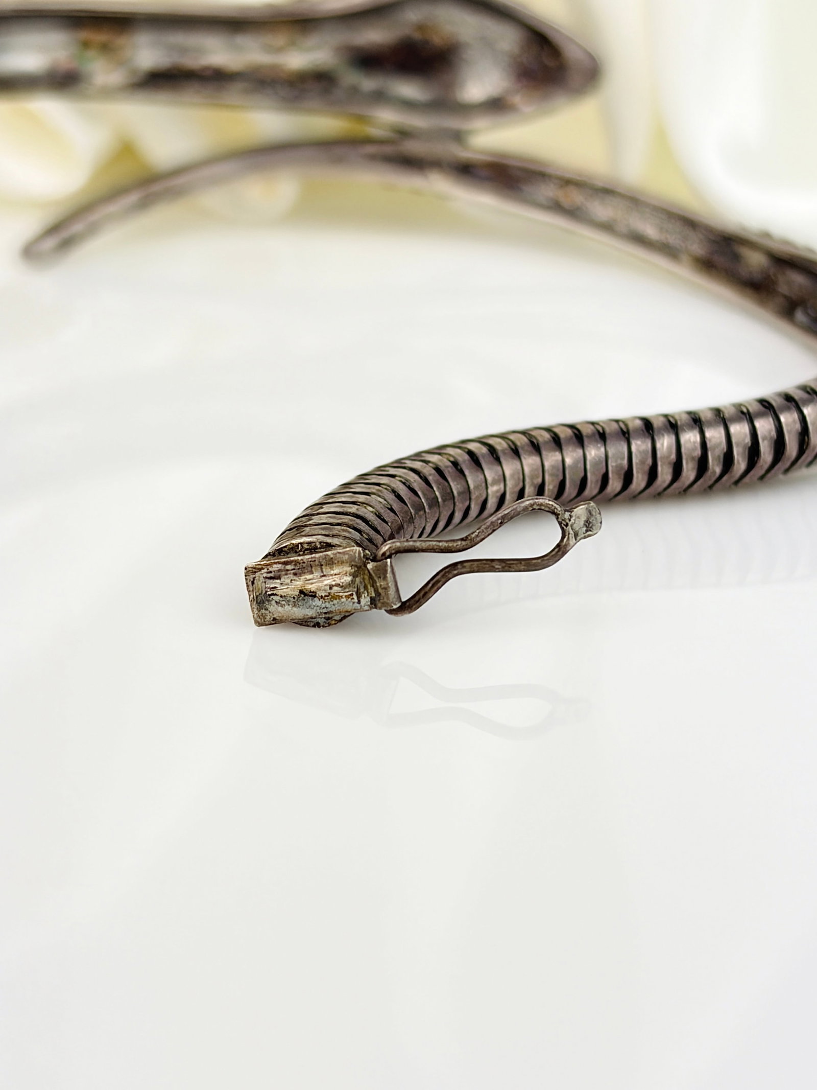 WONDERFUL ANTIQUE SILVER MARCASITE SNAKE GAS PIPE BRACELET WITH GREEN PASTE EYES - 7