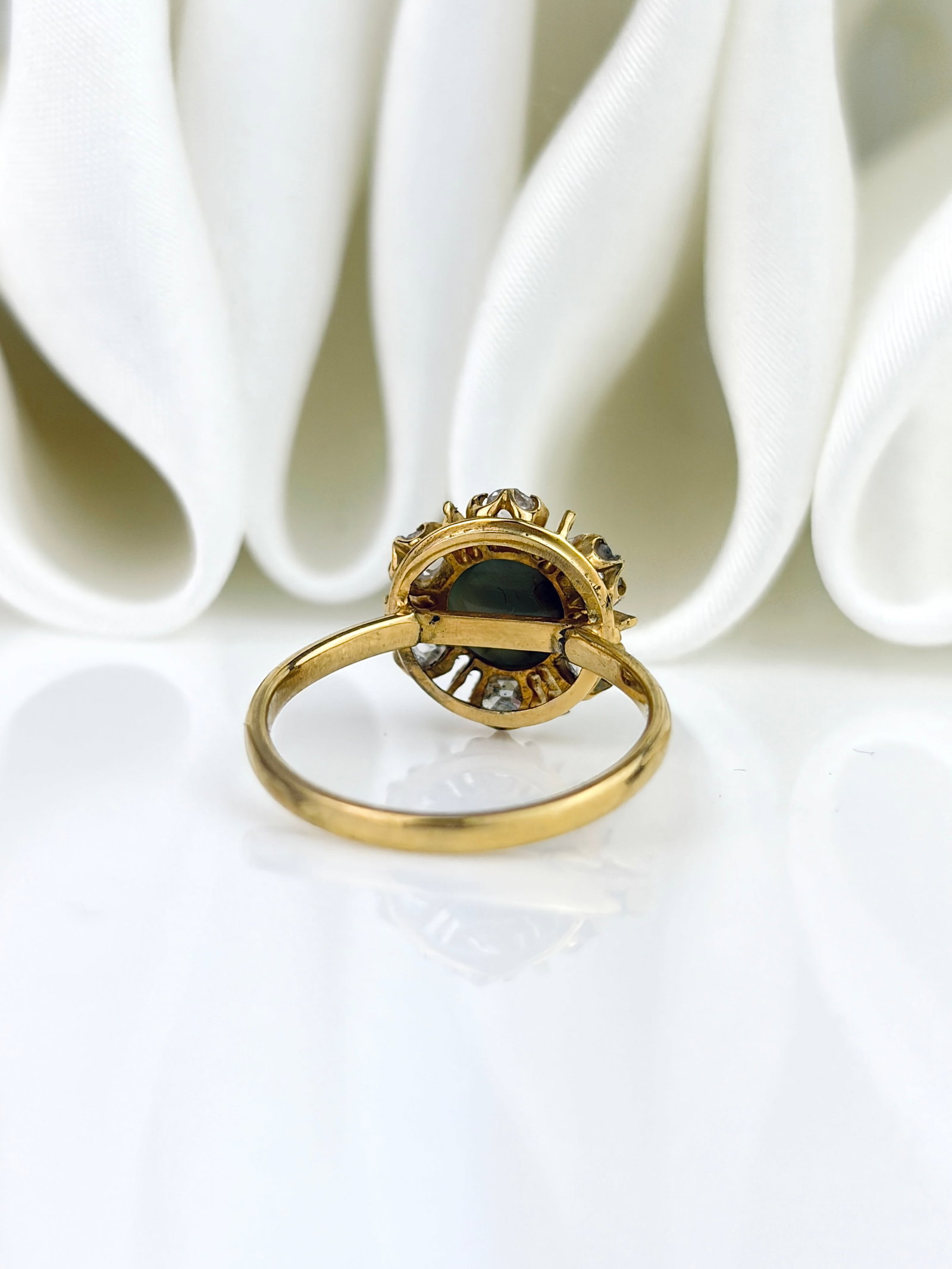 Lovely Antique 18ct Yellow Gold Catseye and Diamond Cluster Flower Ring - 3