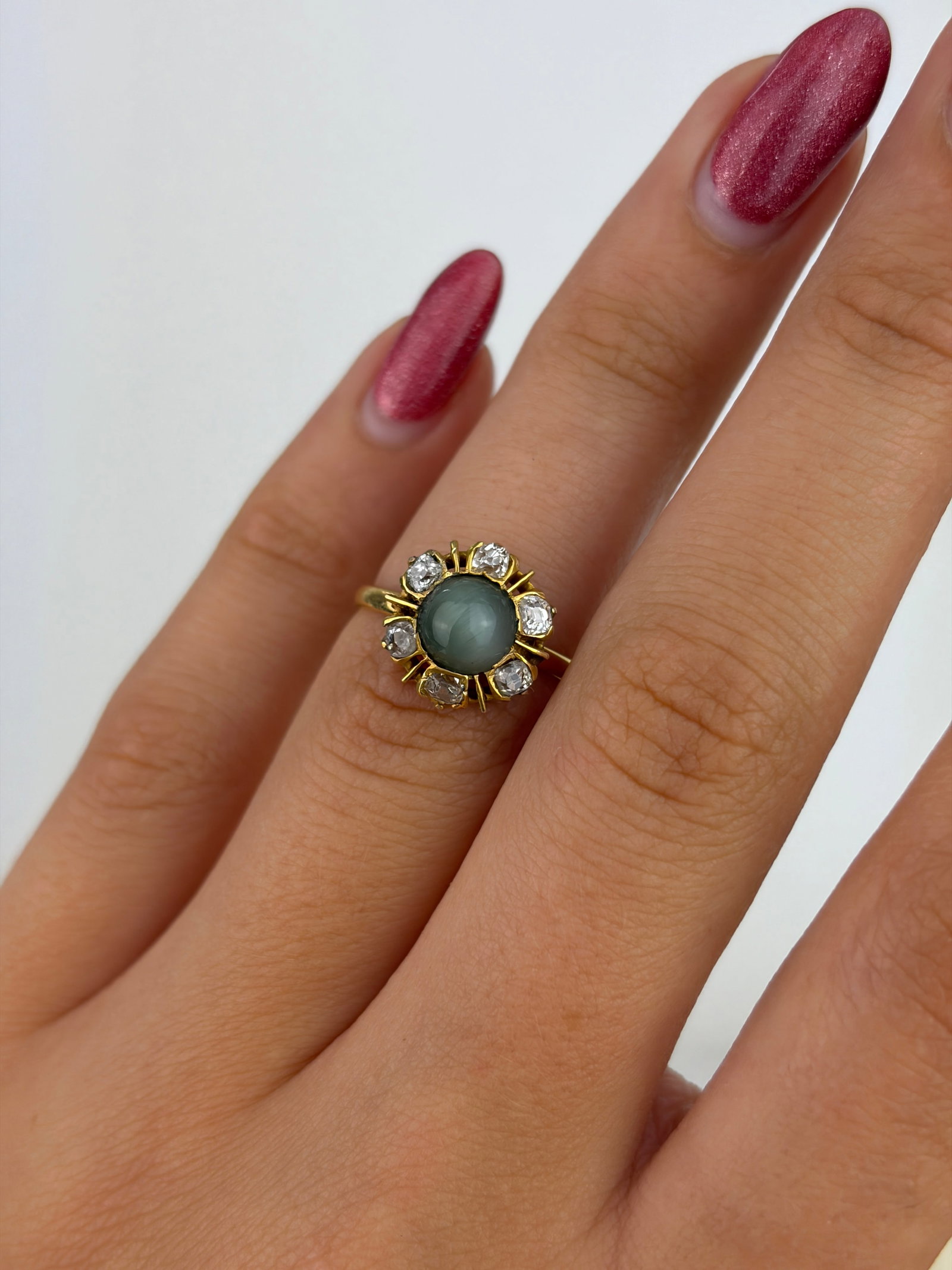 Lovely Antique 18ct Yellow Gold Catseye and Diamond Cluster Flower Ring - 8