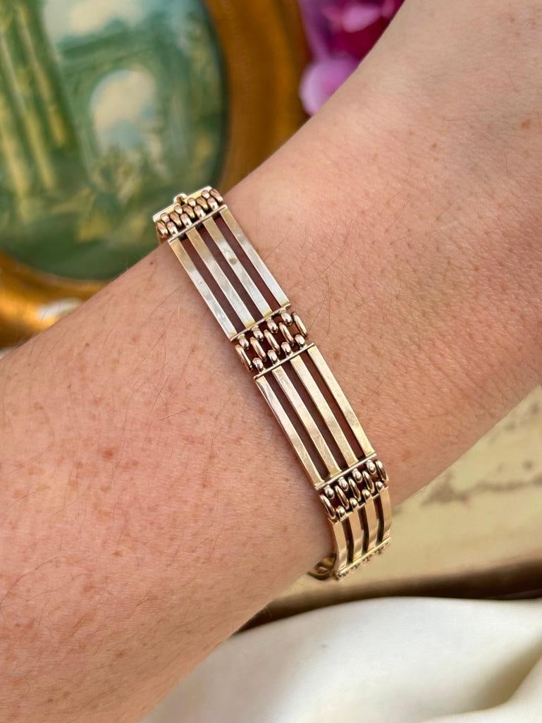 Antique Heavy 15ct Yellow Gold Fancy Gate Bracelet - 10