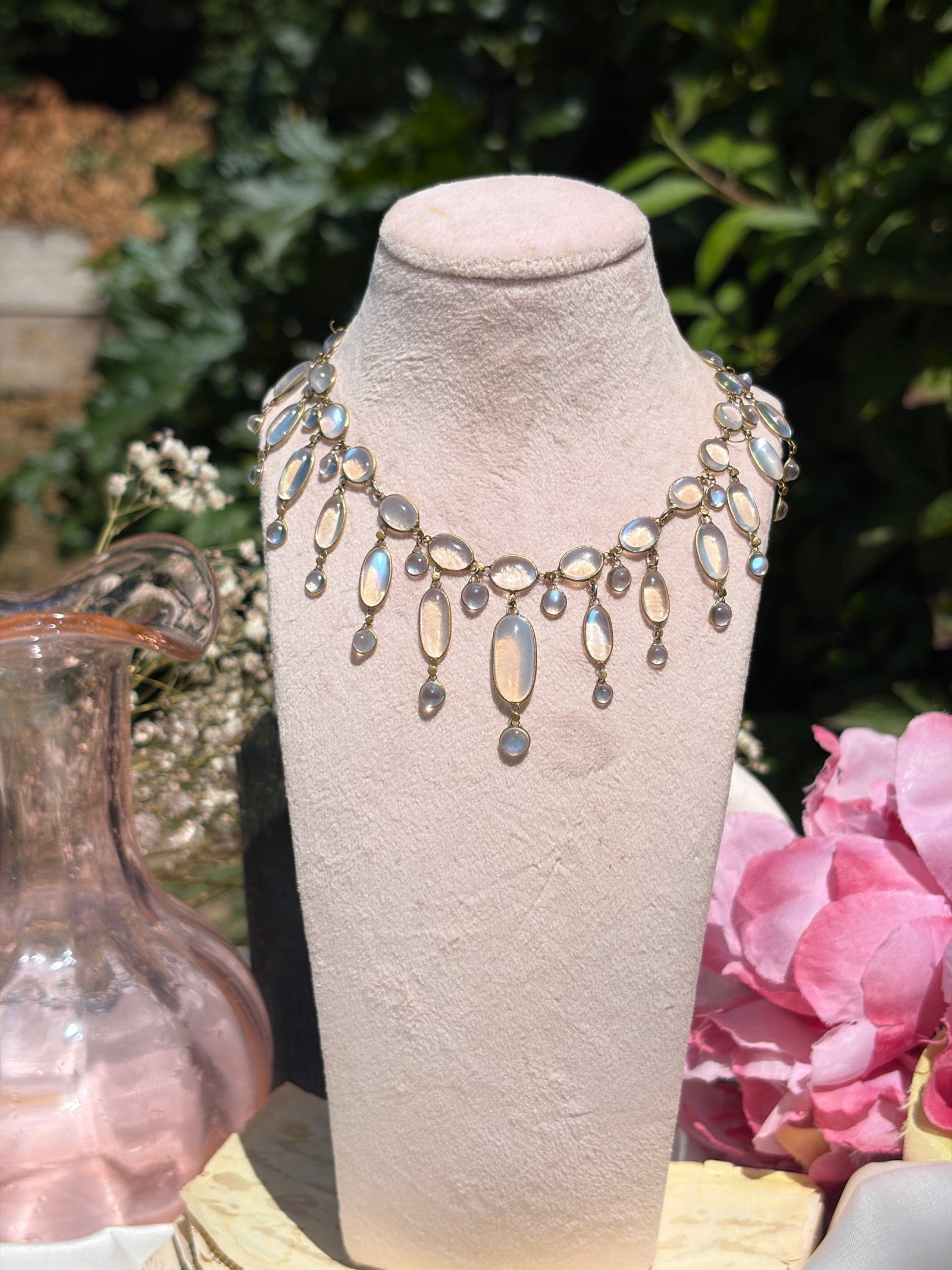 OUTSTANDING 18CT YELLOW GOLD ANTIQUE BLUE MOONSTONE DROP NECKLACE - 9