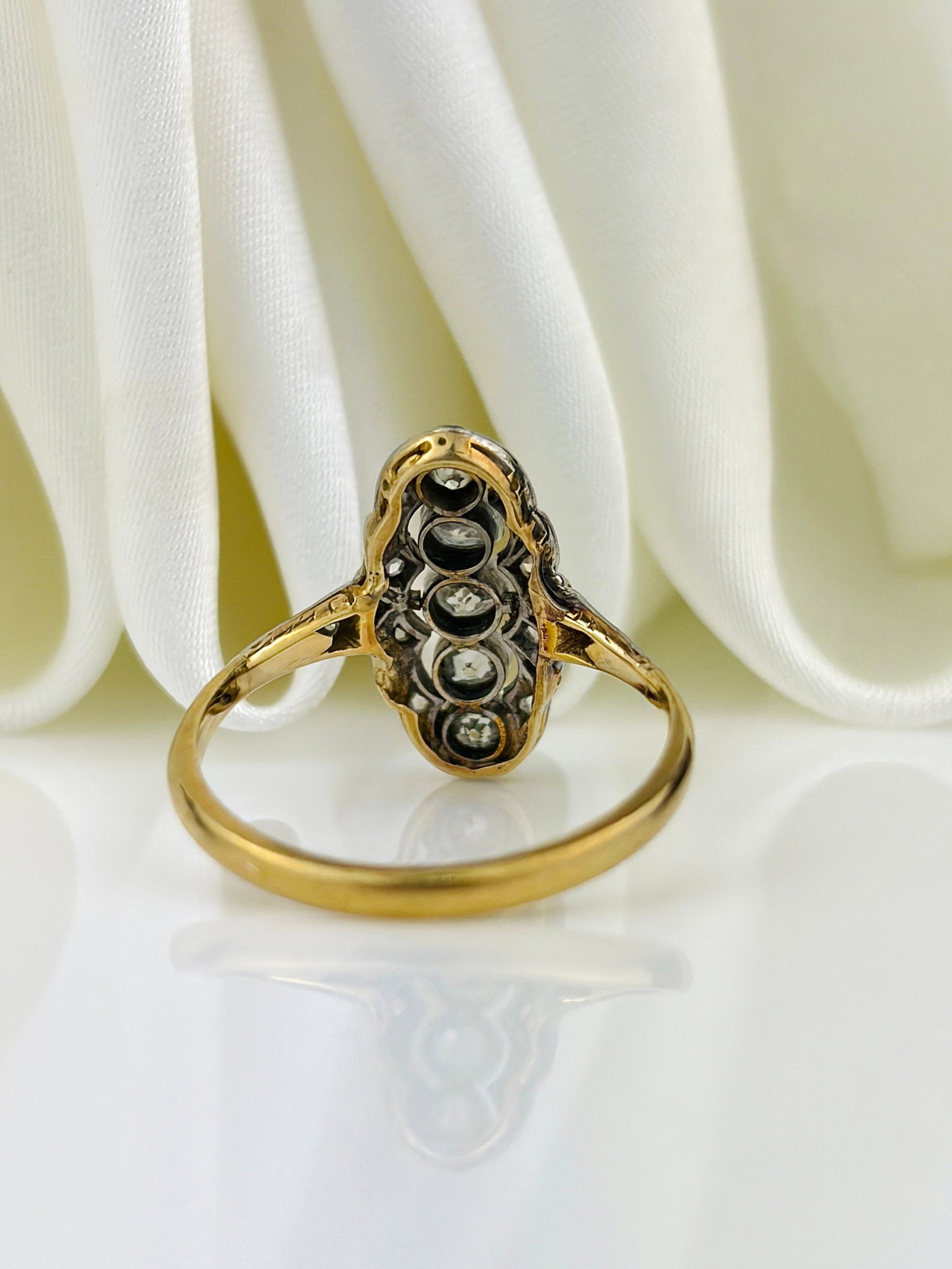 ANTIQUE ART DECO ERA 18CT YELLOW GOLD AND PLATINUM DIAMOND PANEL RING - 3