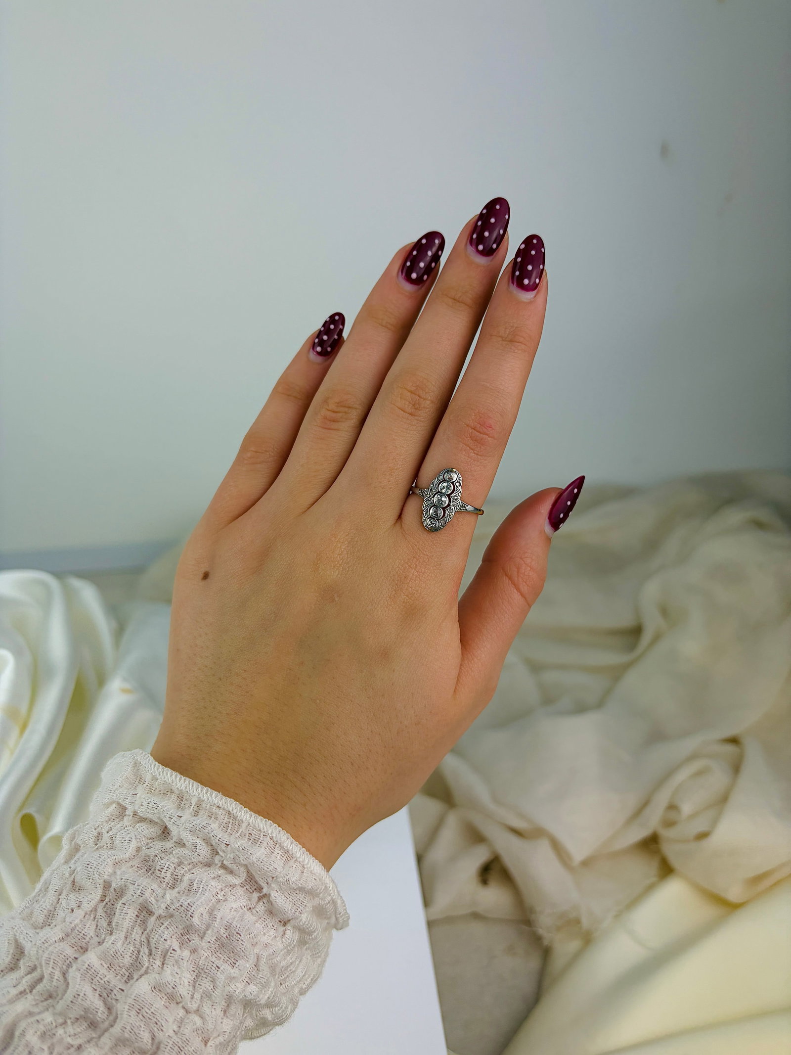 ANTIQUE ART DECO ERA 18CT YELLOW GOLD AND PLATINUM DIAMOND PANEL RING - 6