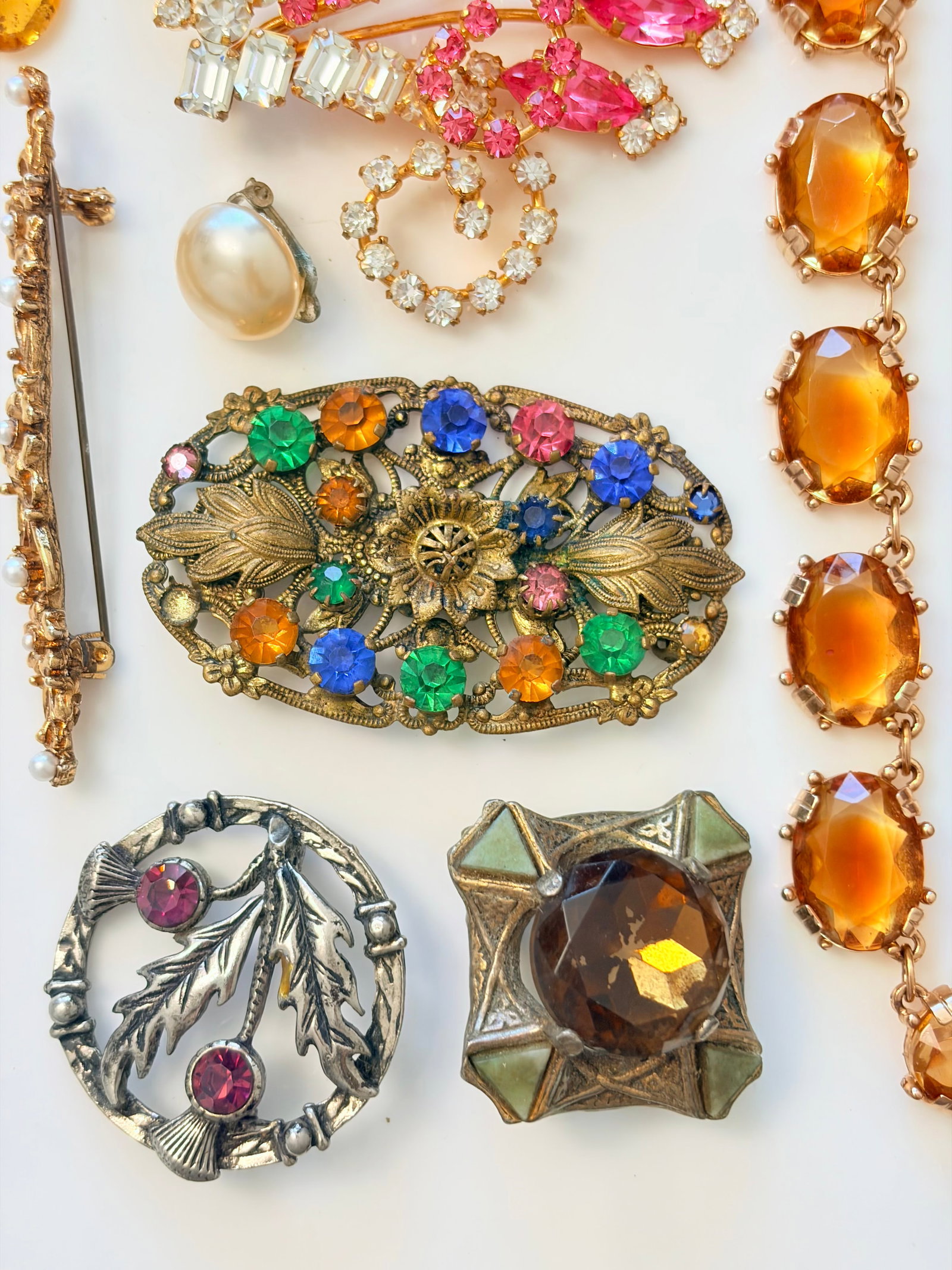 MIXED LOT- PASTE NECKLACE AND EARRINGS SUITE ETC - 2