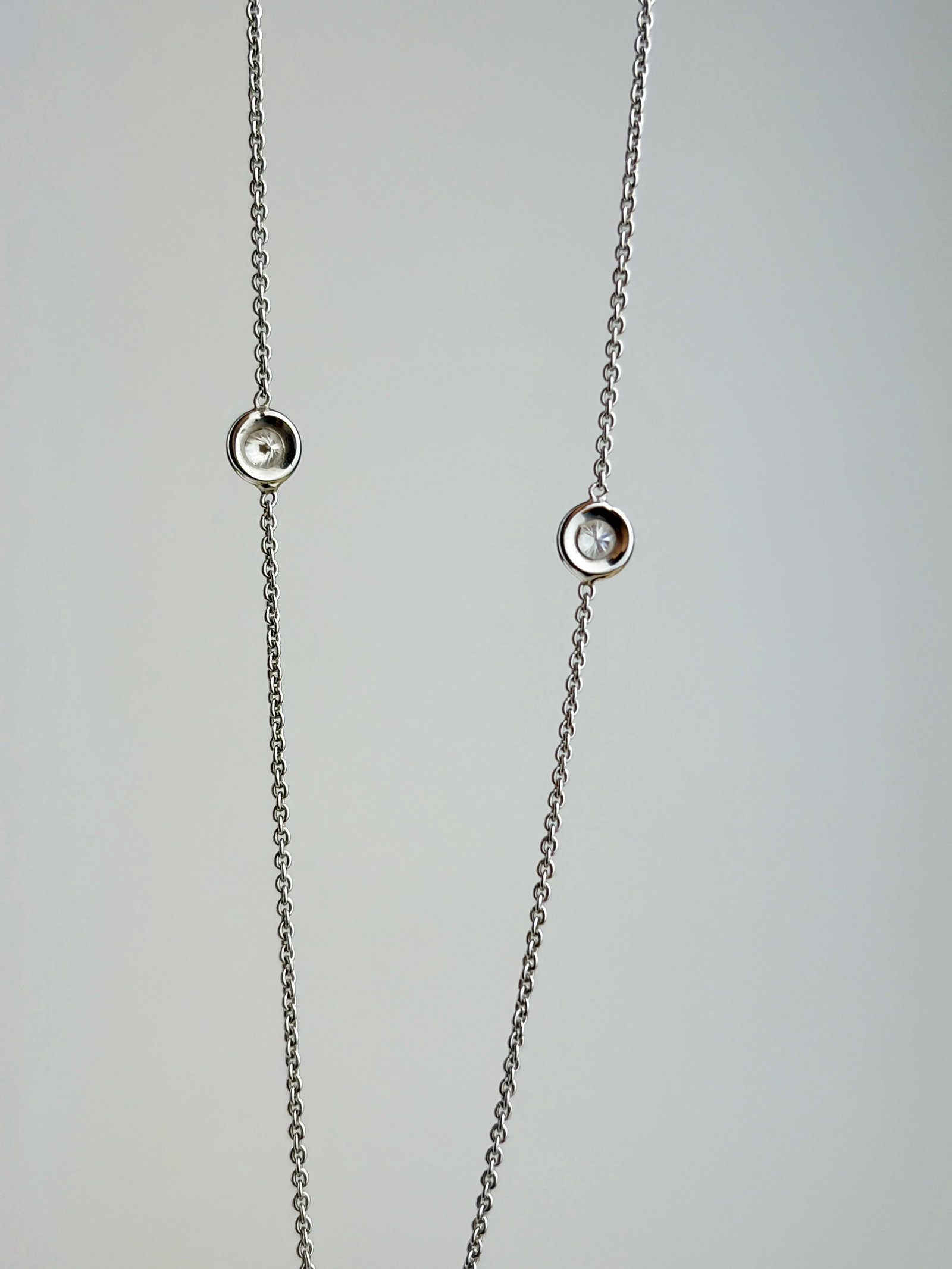SWEET 18CT WHITE GOLD DIAMOND SPACED CHAIN NECKLACE - 3