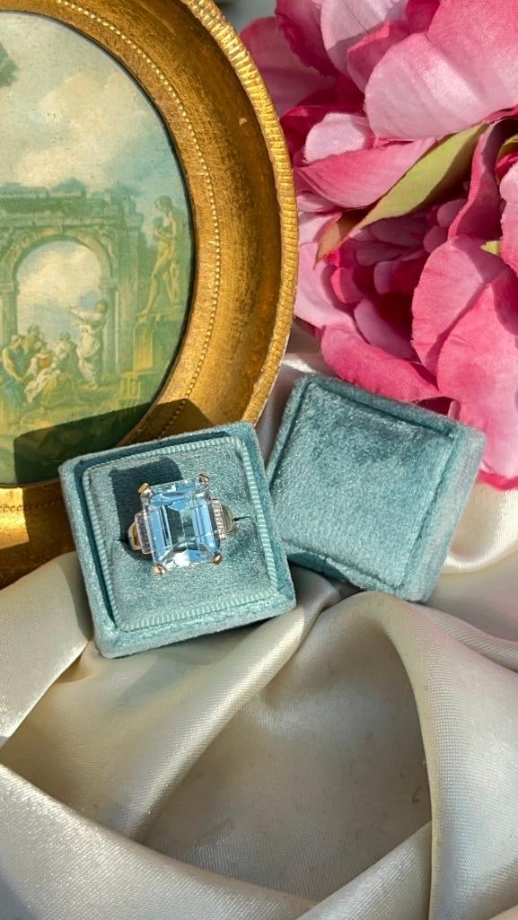 18ct Yellow Gold Large Aquamarine and Diamond Cocktail Ring - 11