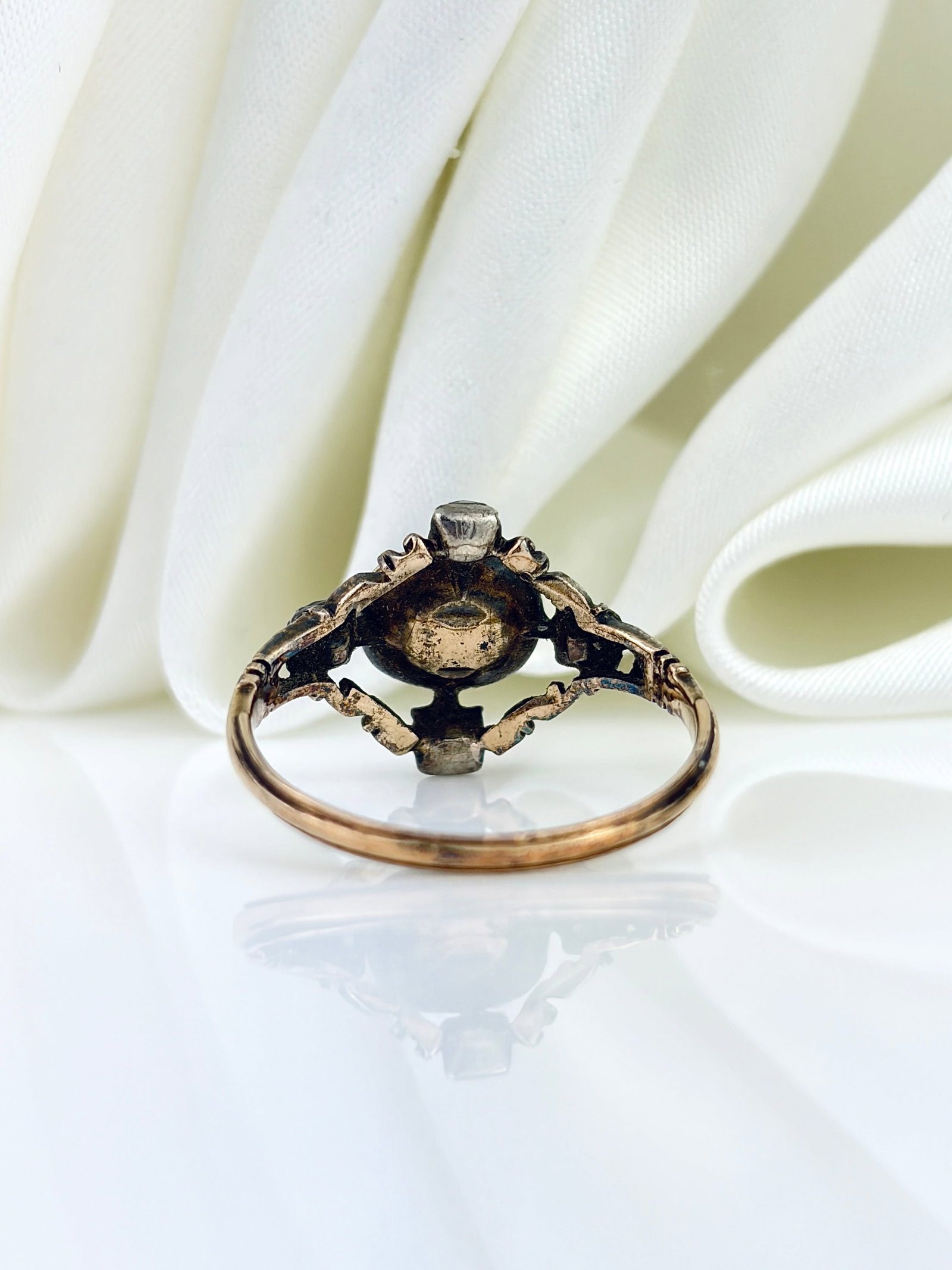 ANTIQUE GEORGIAN FLAT CUT GARNET AND PASTE RING IN GOLD - 3
