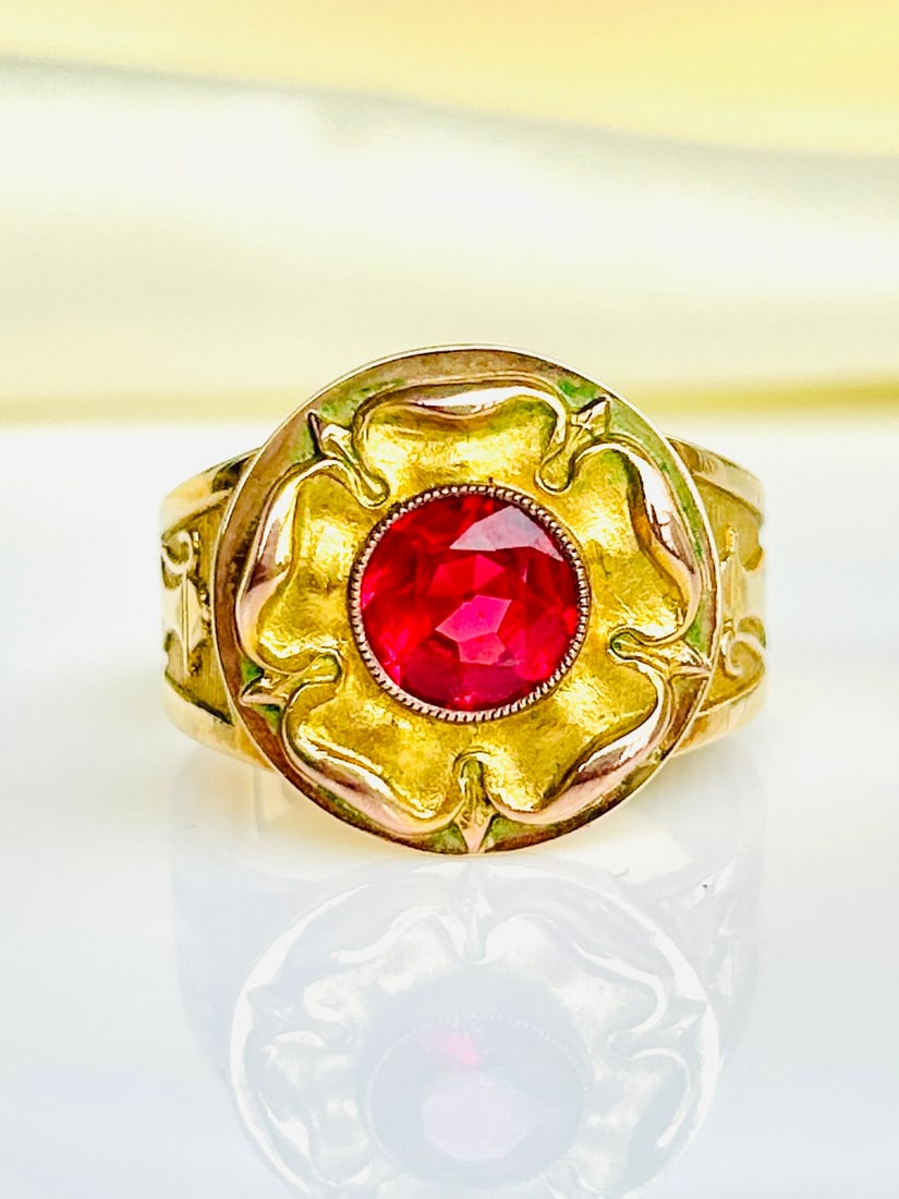 Rare Chunky Gold Bishop's Ring with Ecclesiastical Ewers Jug Detailed Shoulders (1 of 11)