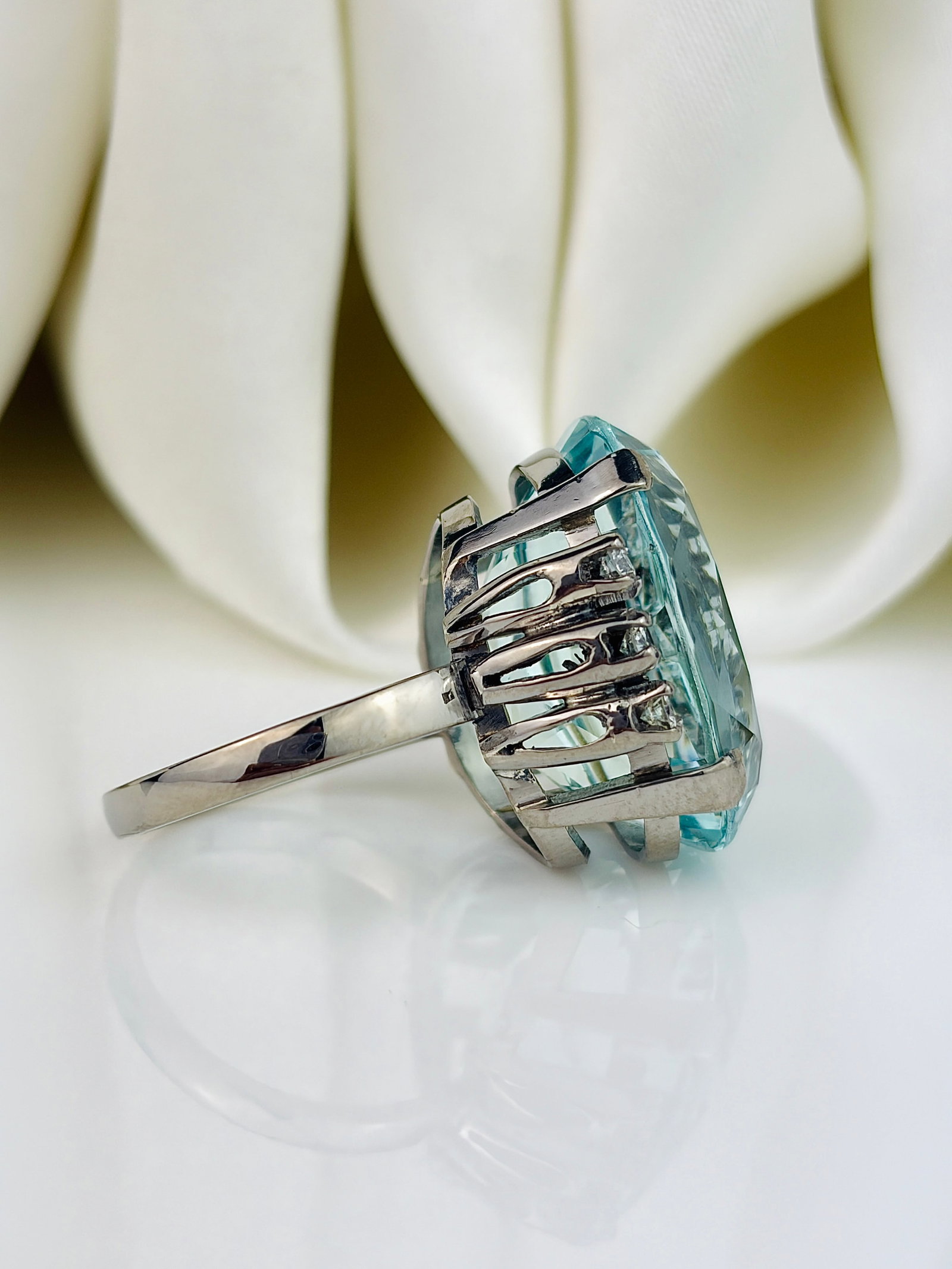 Giant 18.21ct Aquamarine and Diamond Shoulder Cocktail Ring in 18ct White Gold - 2